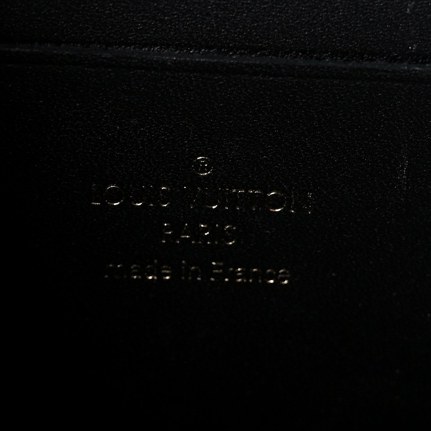 Reverse Monogram Dauphine Chain Wallet