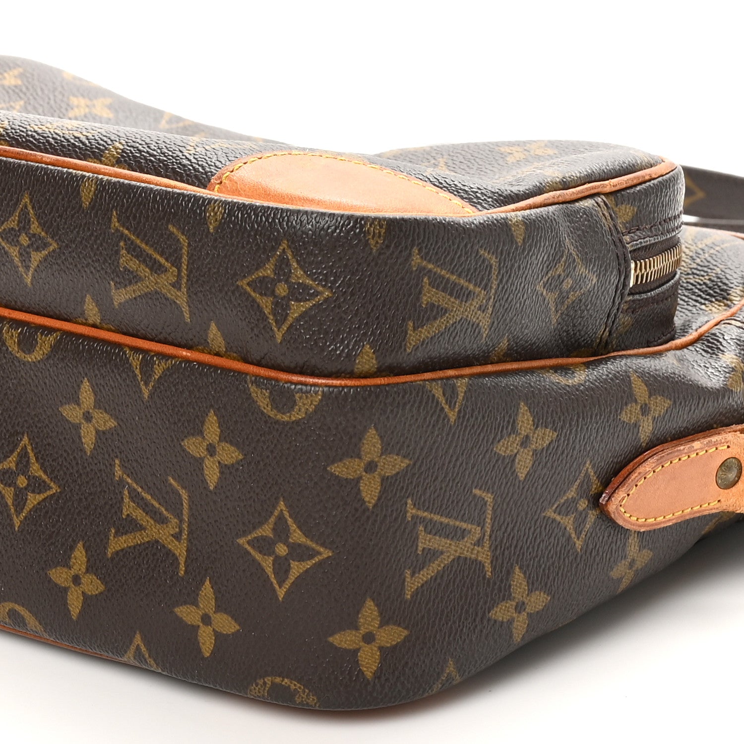 Monogram Nil 28