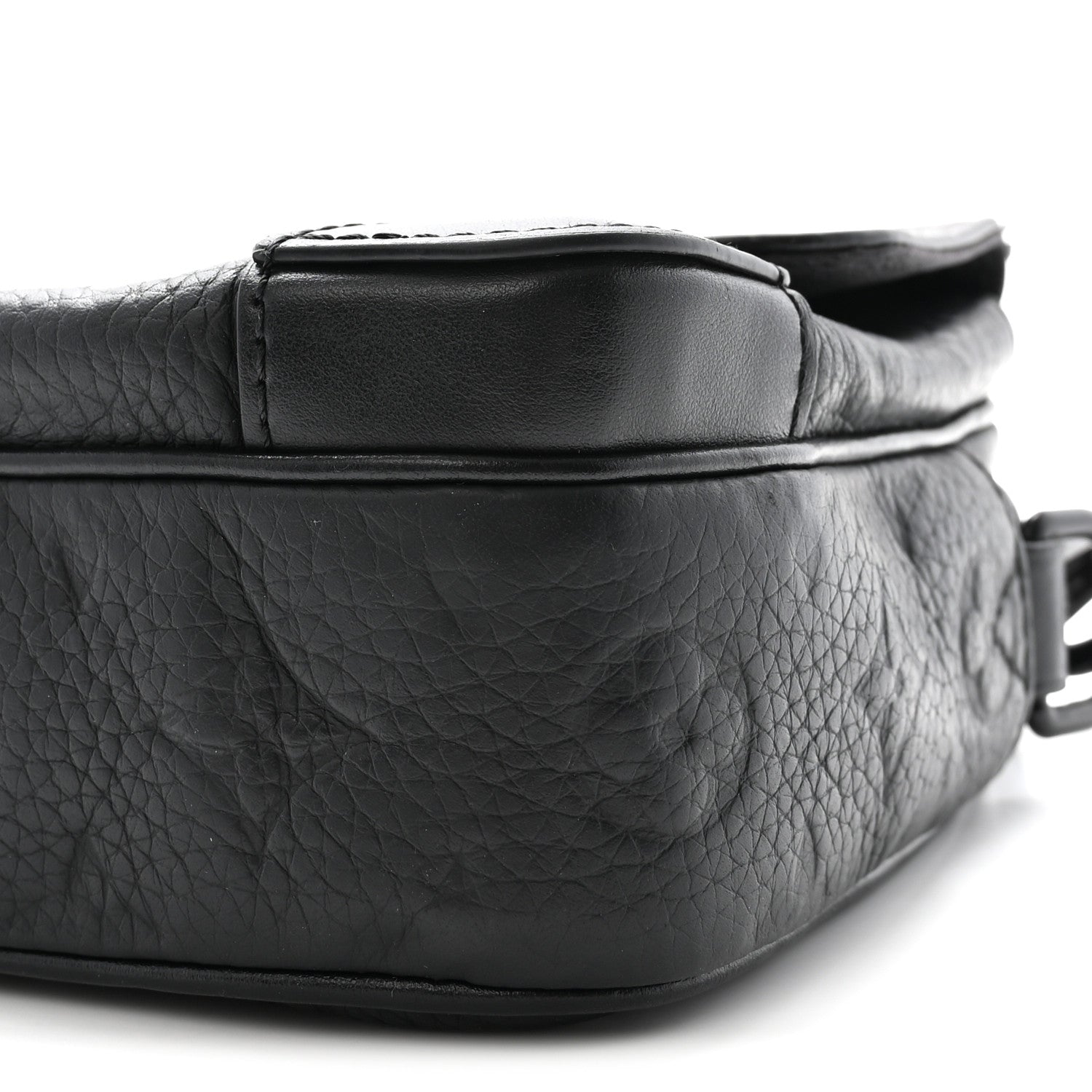Taurillon Monogram Steamer Messenger Black