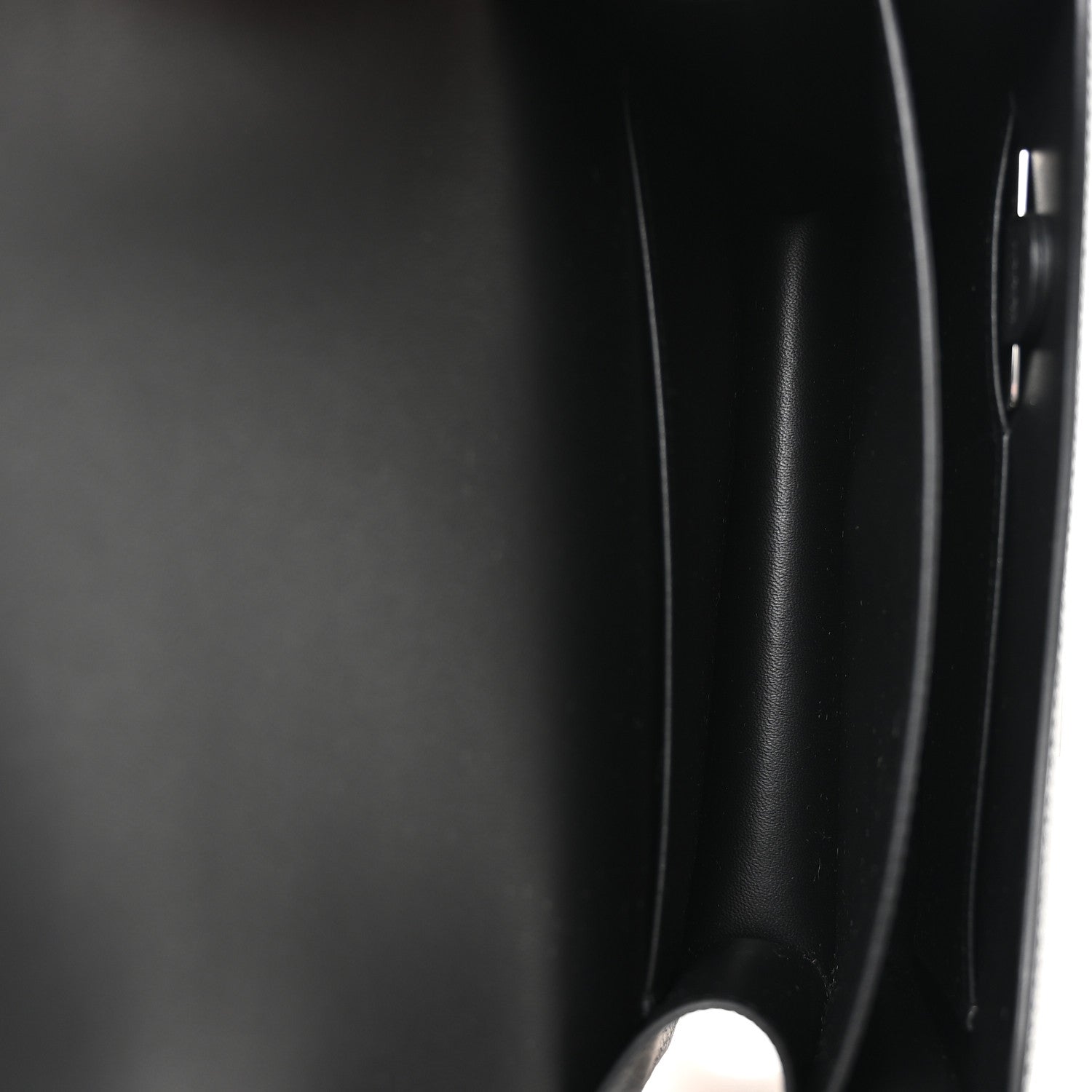 Epsom Constance 18 Black