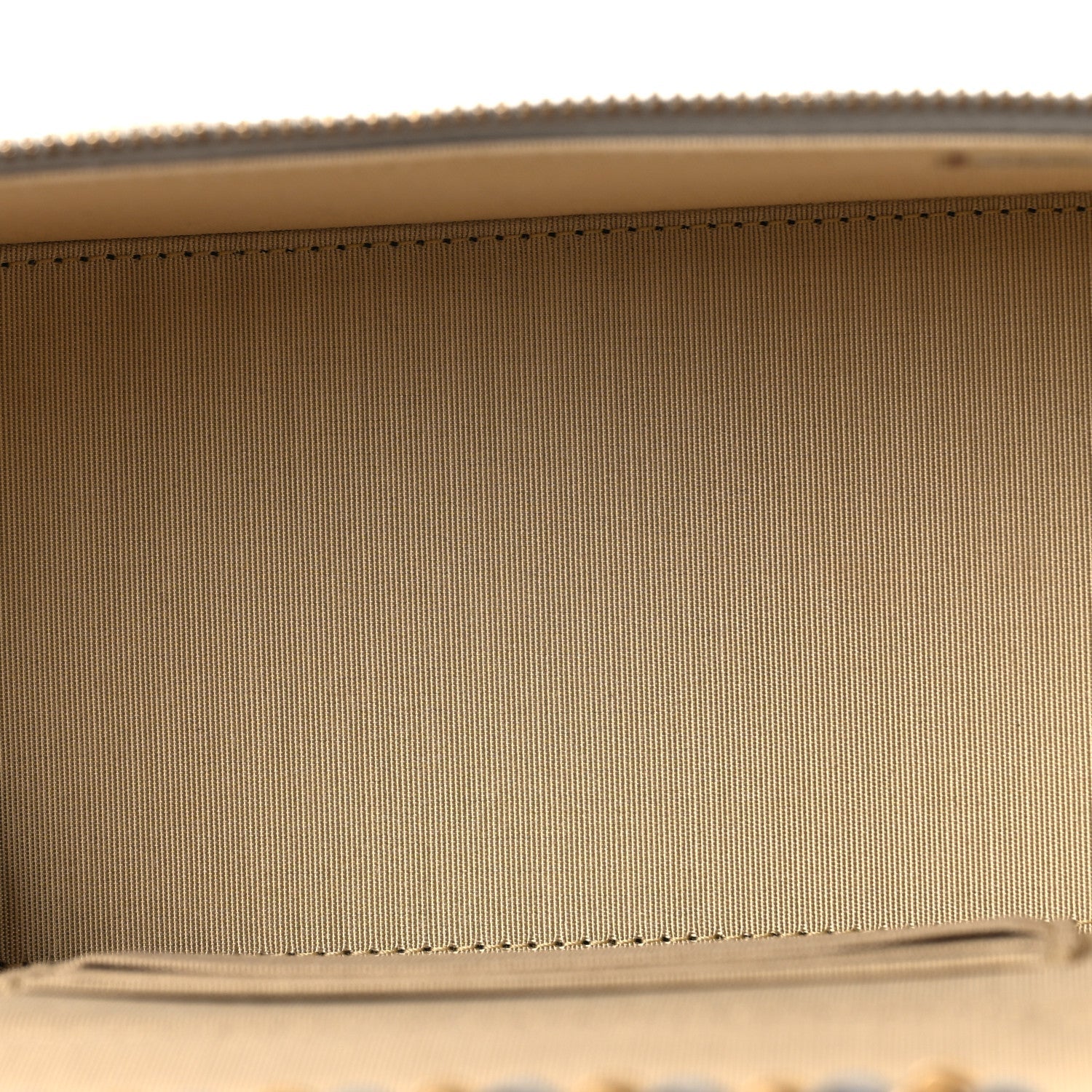 Lambskin Quilted Small Pearl Crush Vanity Case With Chain Grey