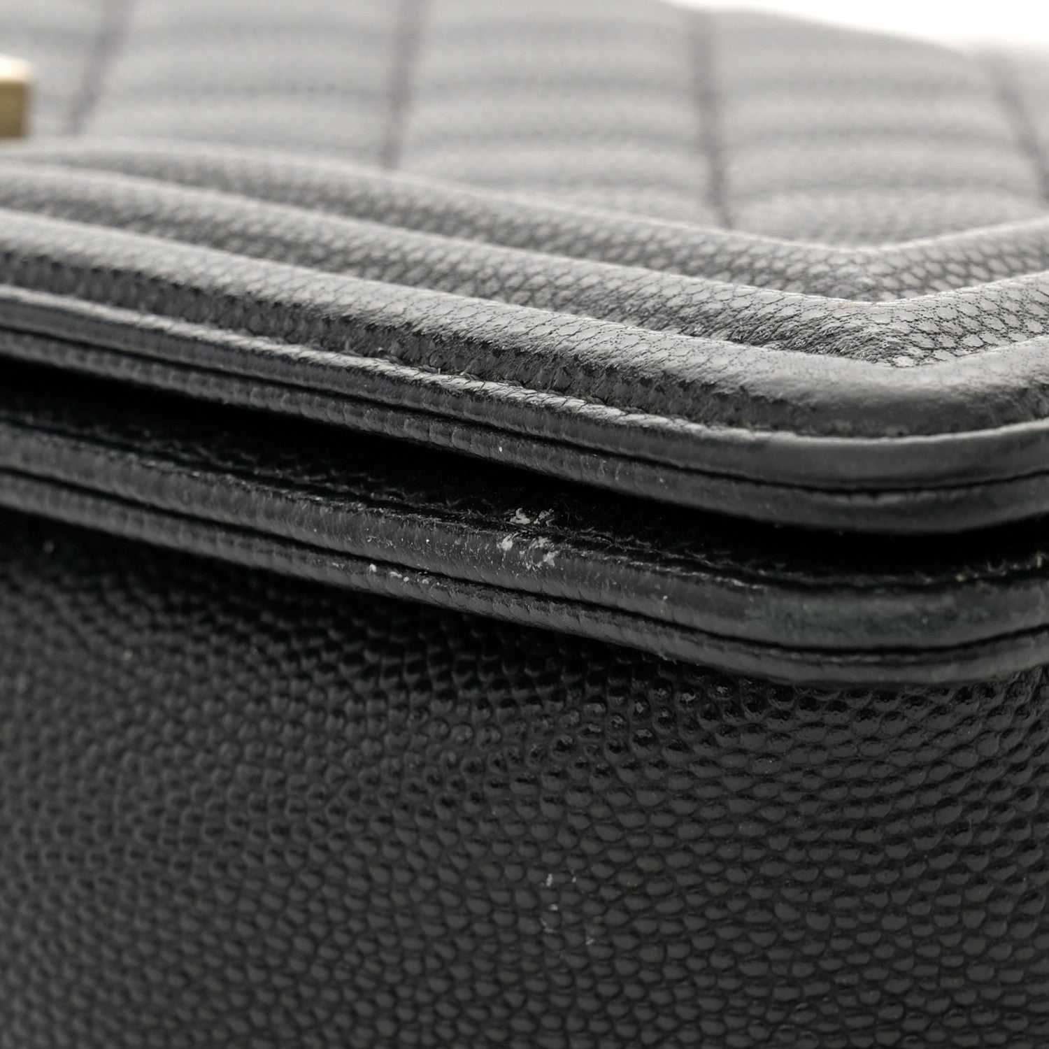Caviar Quilted Medium Boy Flap Black