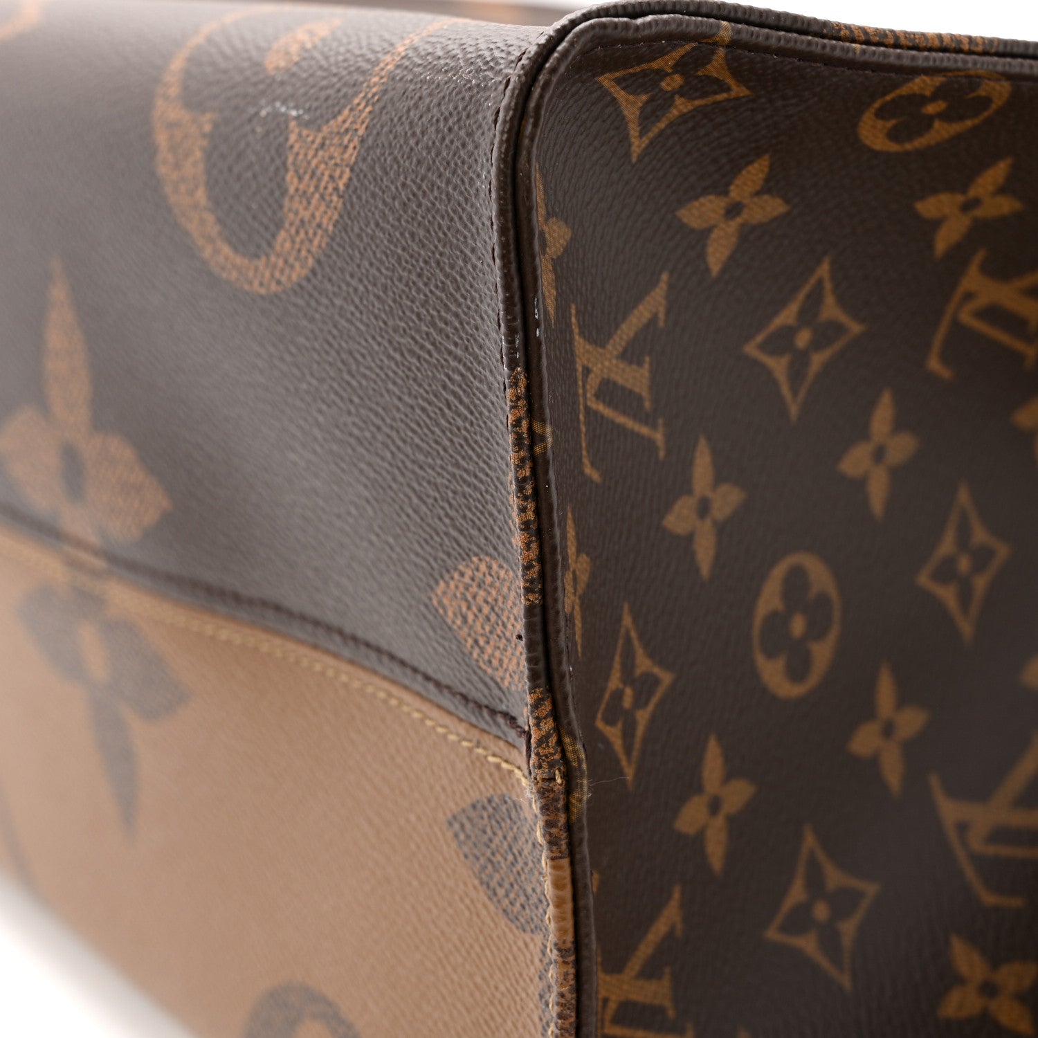 Reverse Monogram Giant Onthego GM