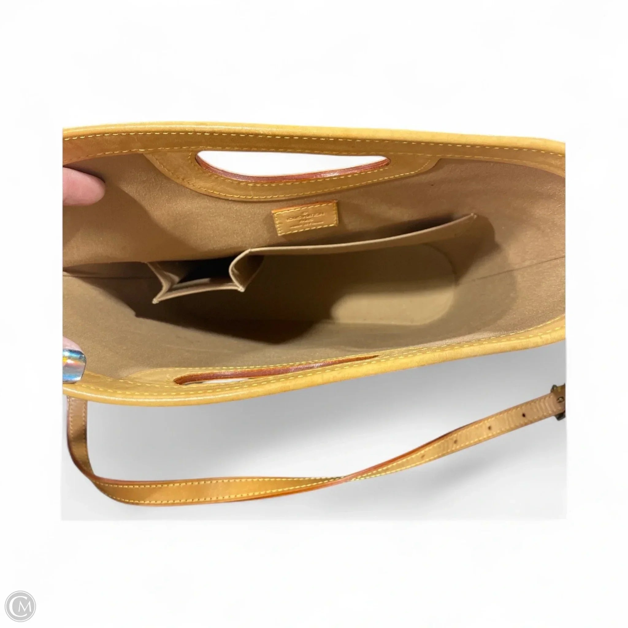 Handbag Luxury Designer By Louis Vuitton, Size: Medium