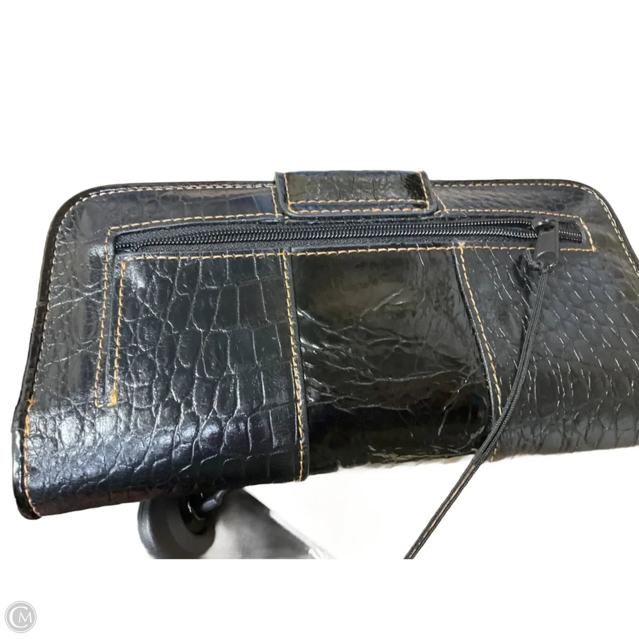 Wallet Leather By Clothes Mentor, Size: Medium