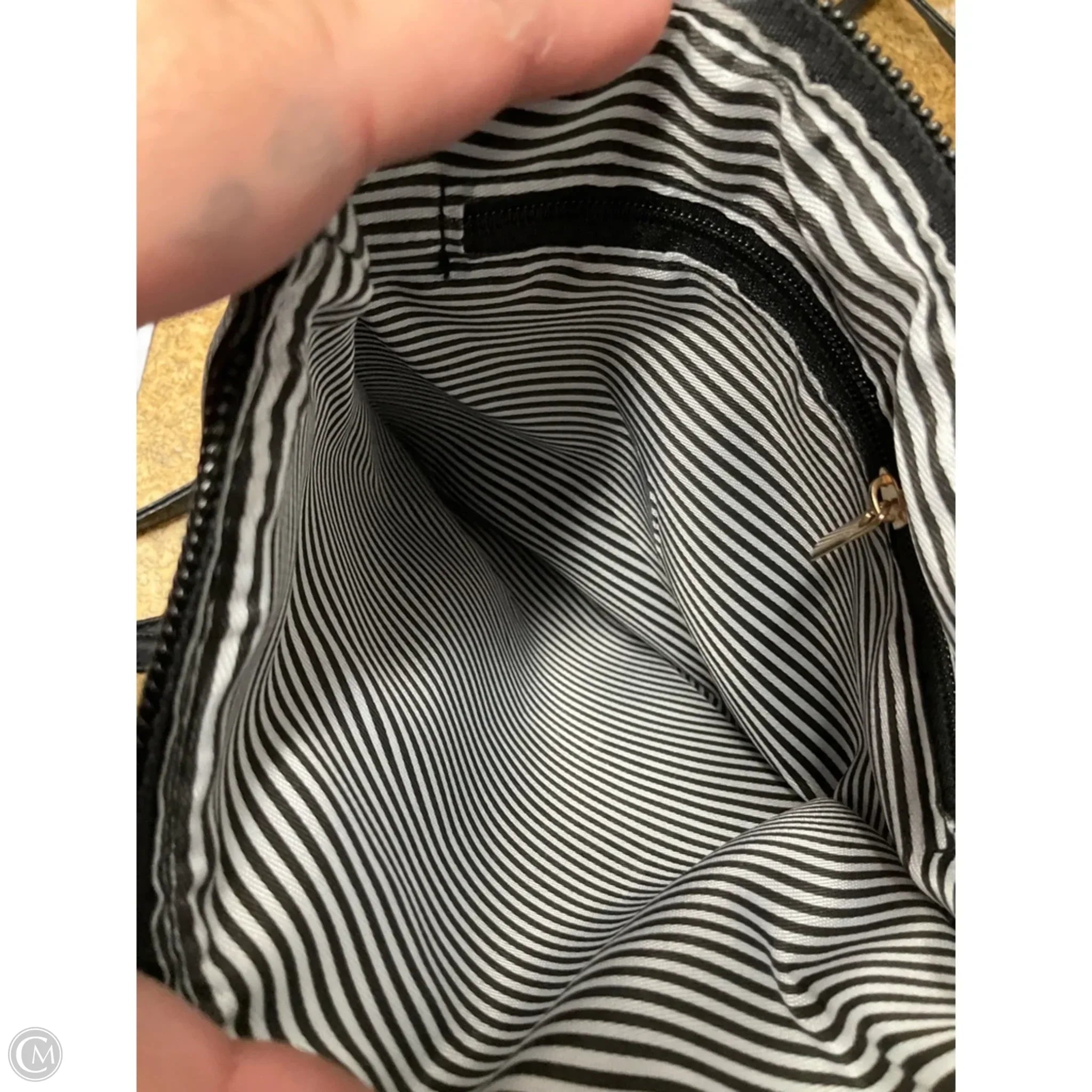 Crossbody By Clothes Mentor, Size: Medium