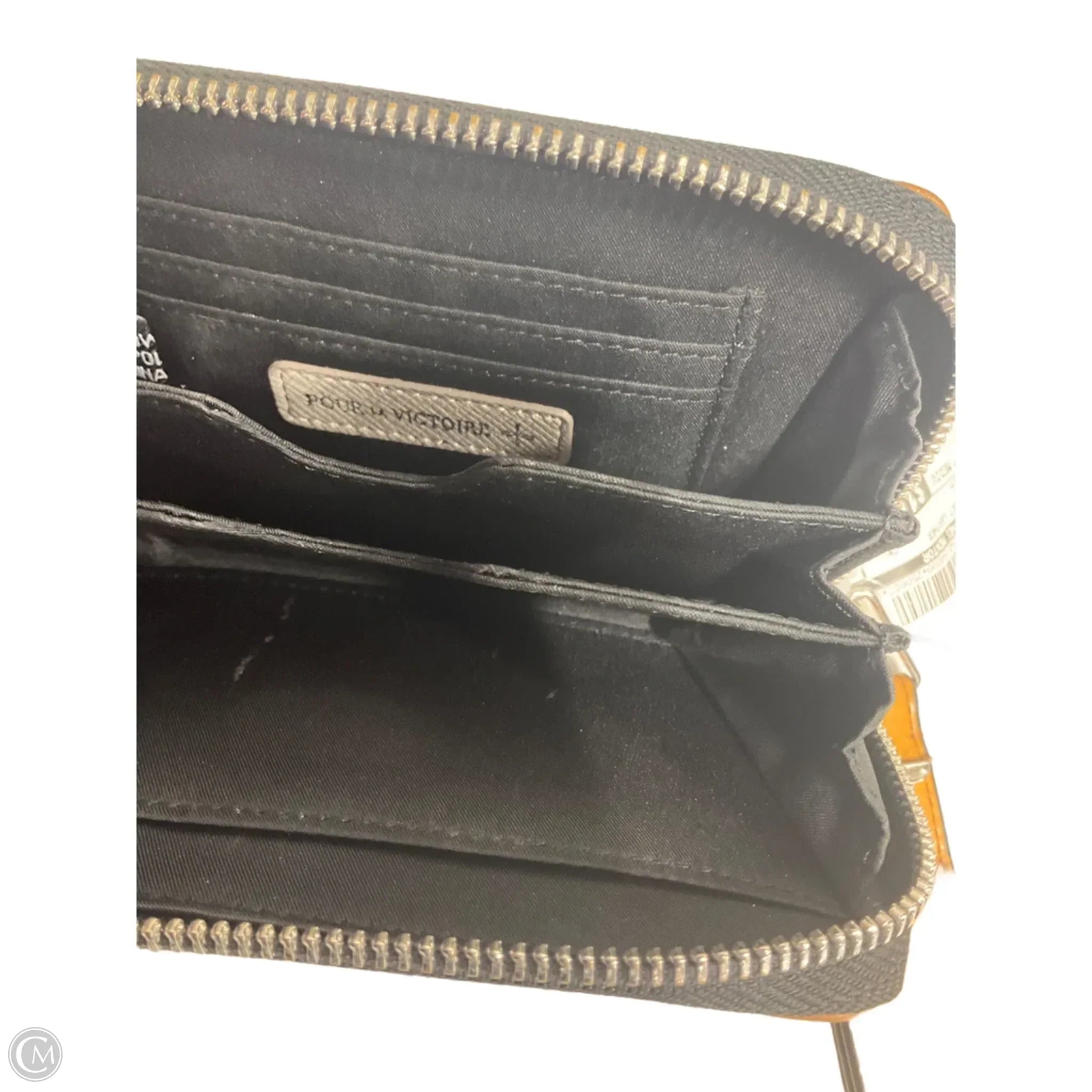 Wristlet Leather By Clothes Mentor, Size: Medium