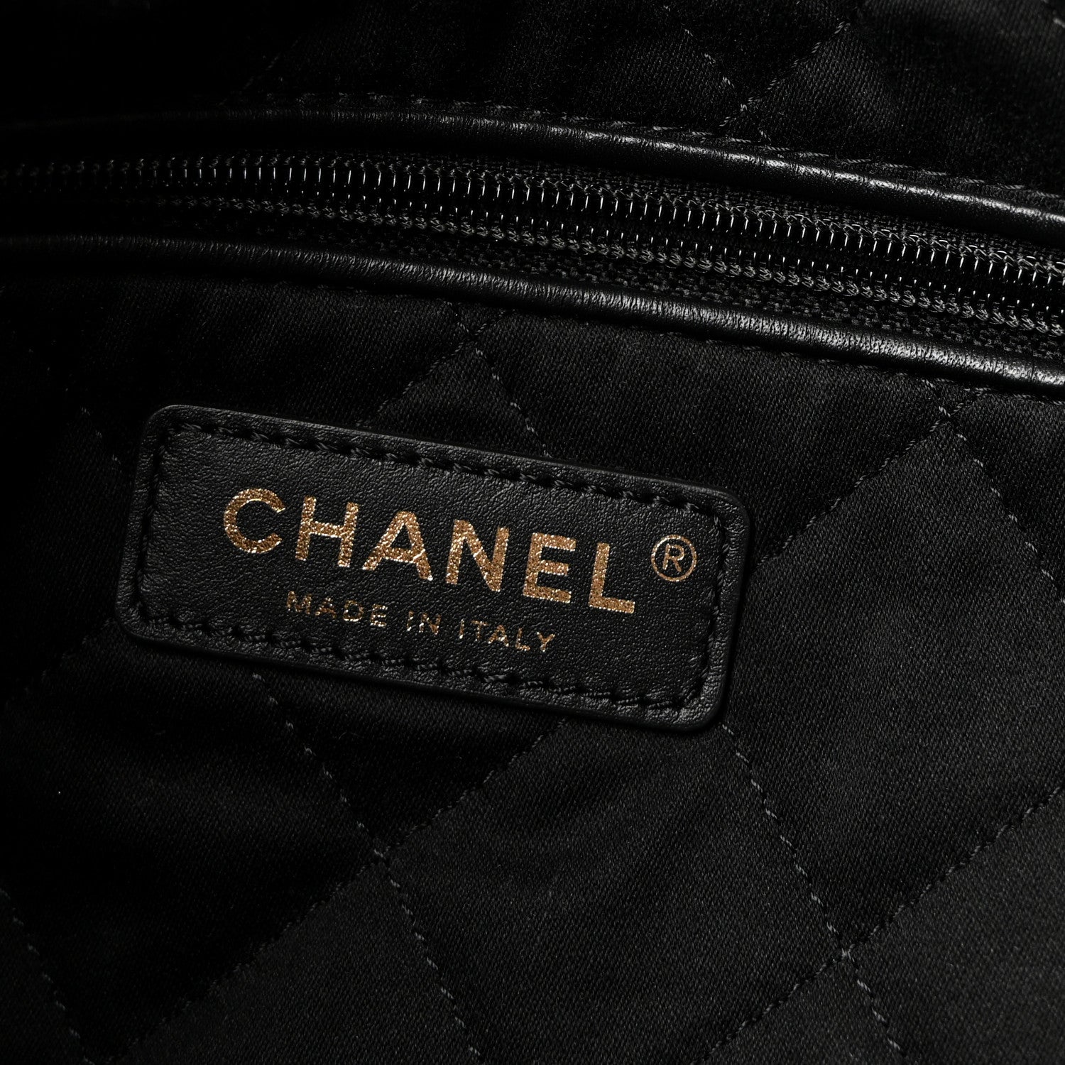 Shiny Calfskin Quilted Small Chanel 22 Black