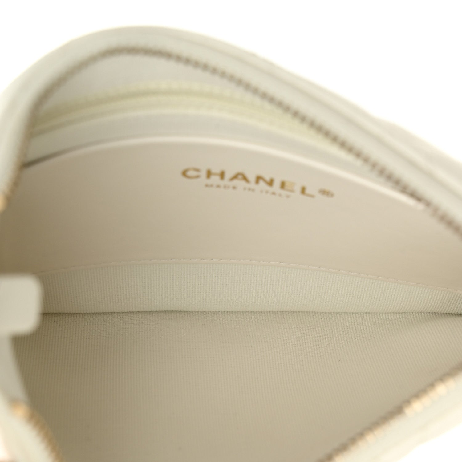 Shiny Crumpled Lambskin Quilted Trendy Chain Around Hobo White