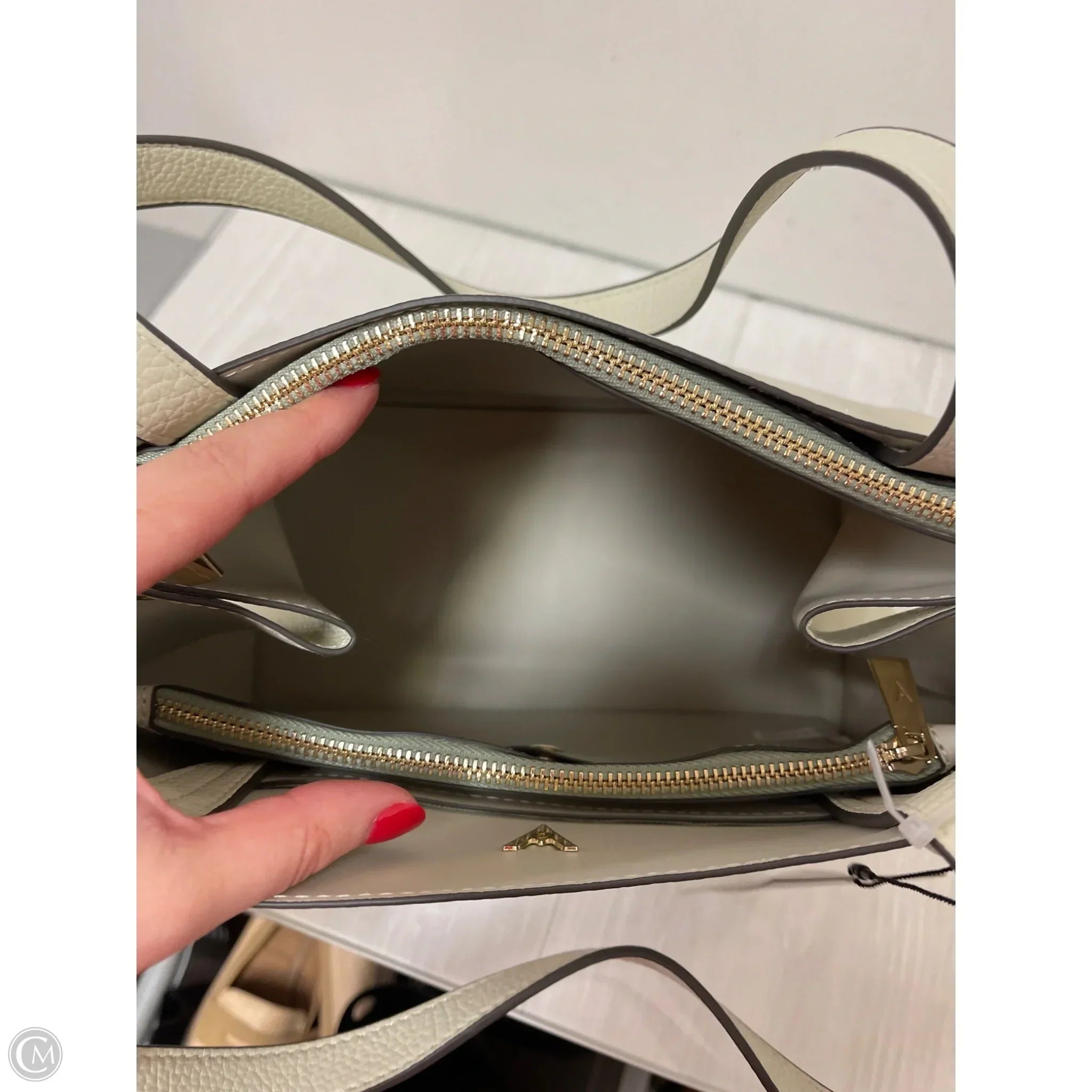 Handbag By Clothes Mentor, Size: Medium
