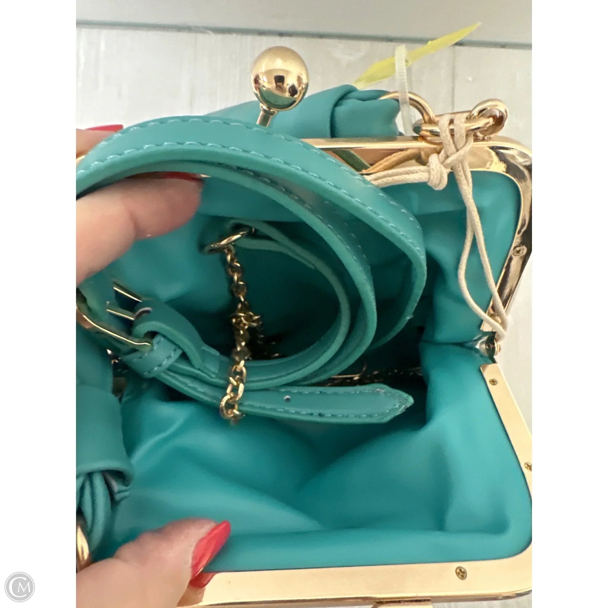 Handbag By Clothes Mentor, Size: Medium