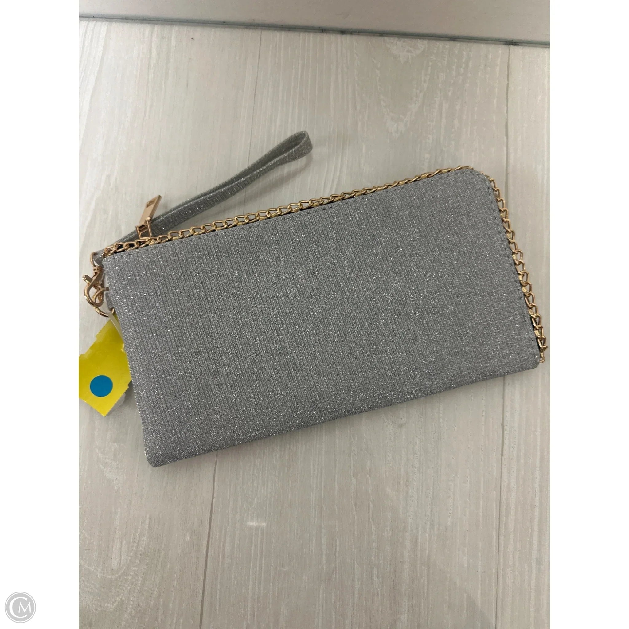 Wristlet By Clothes Mentor, Size: Large
