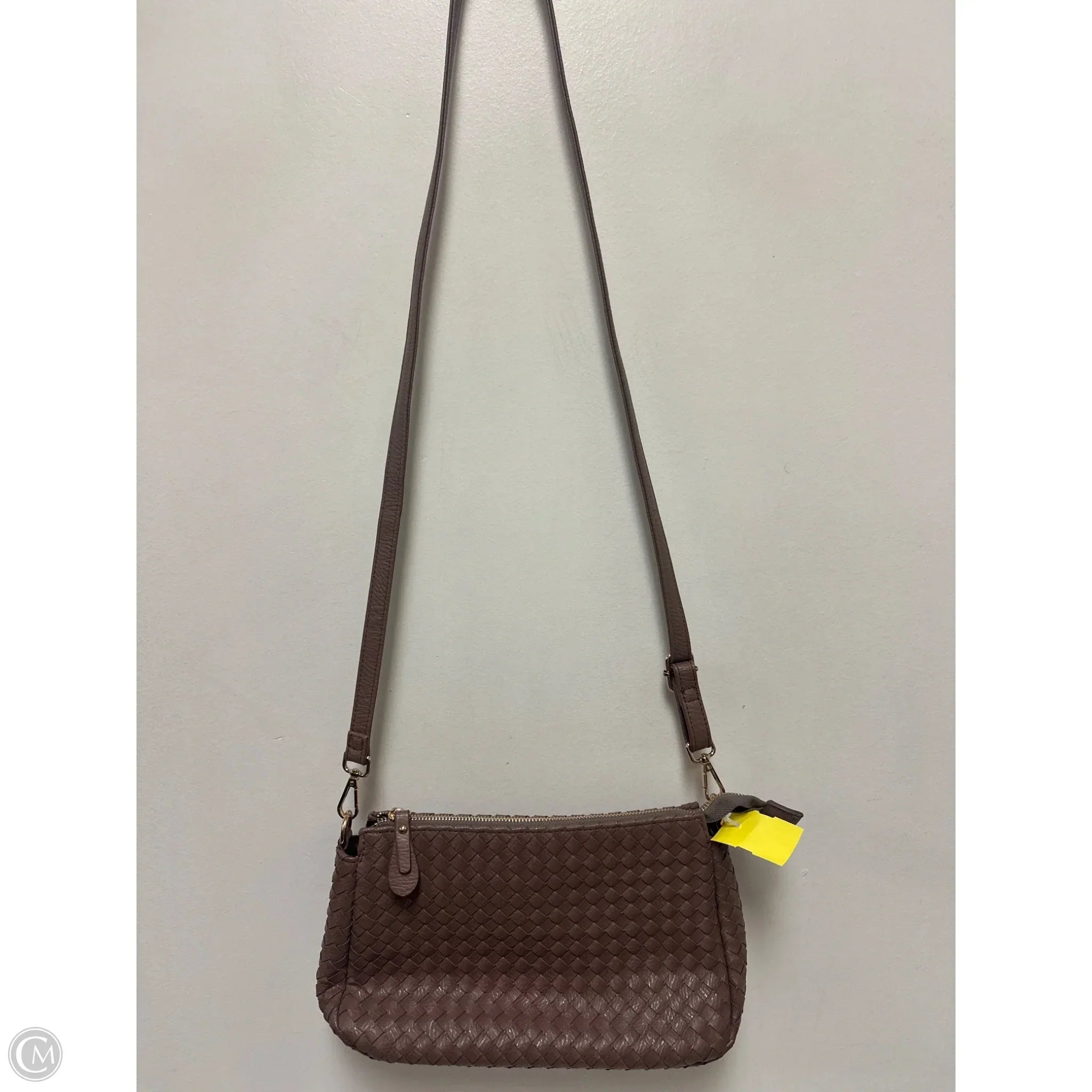 Crossbody By Clothes Mentor, Size: Medium