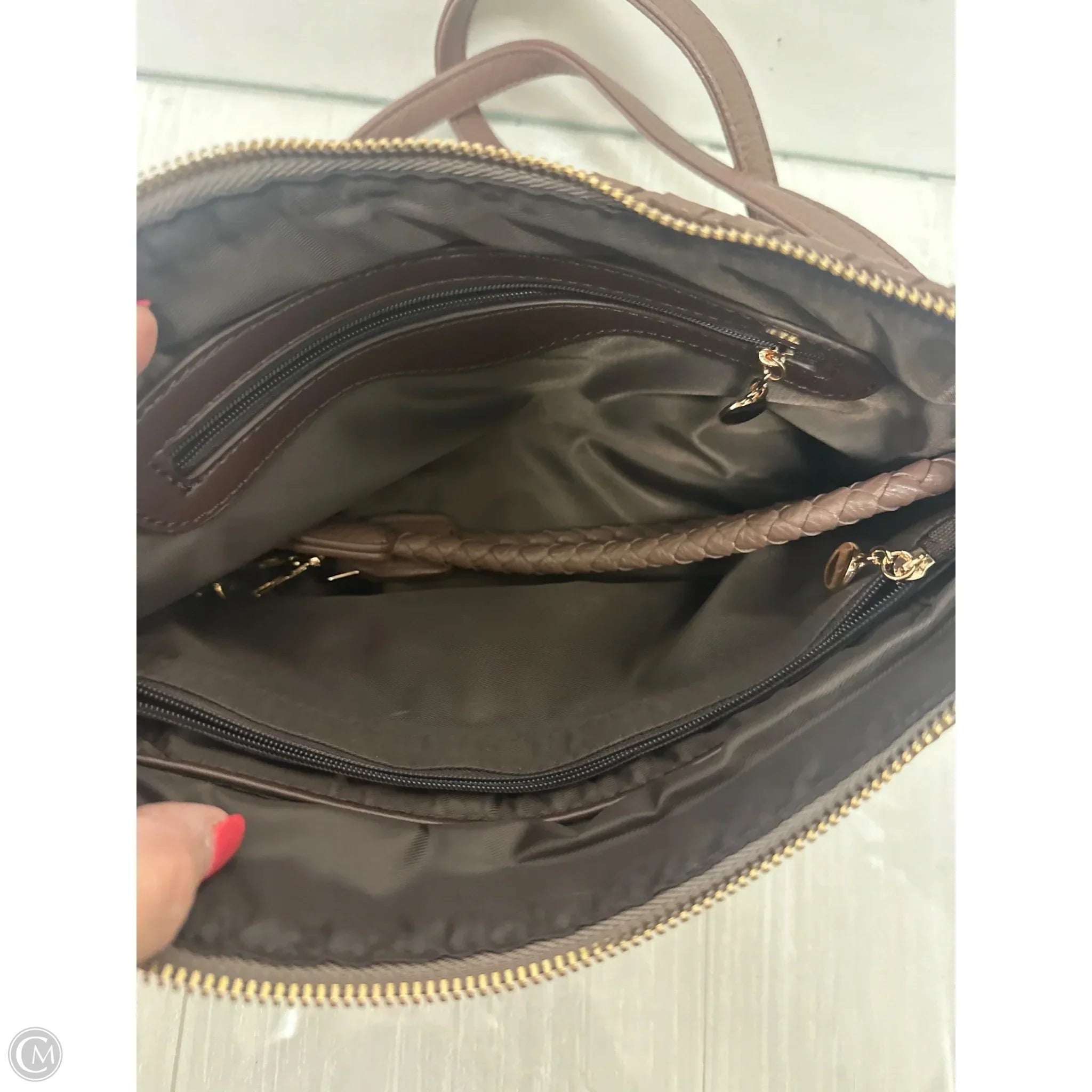 Crossbody By Clothes Mentor, Size: Medium