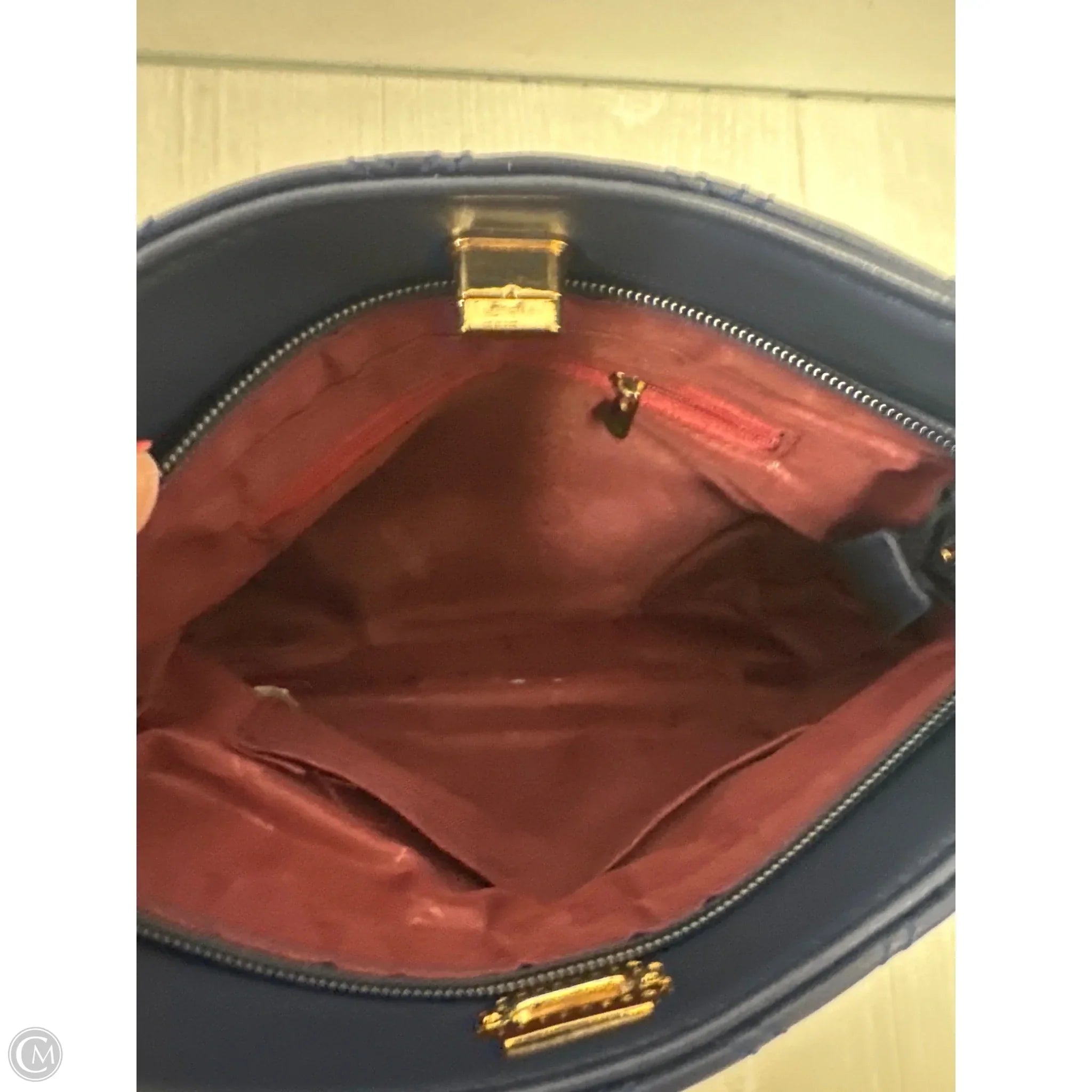 Crossbody By Clothes Mentor, Size: Medium