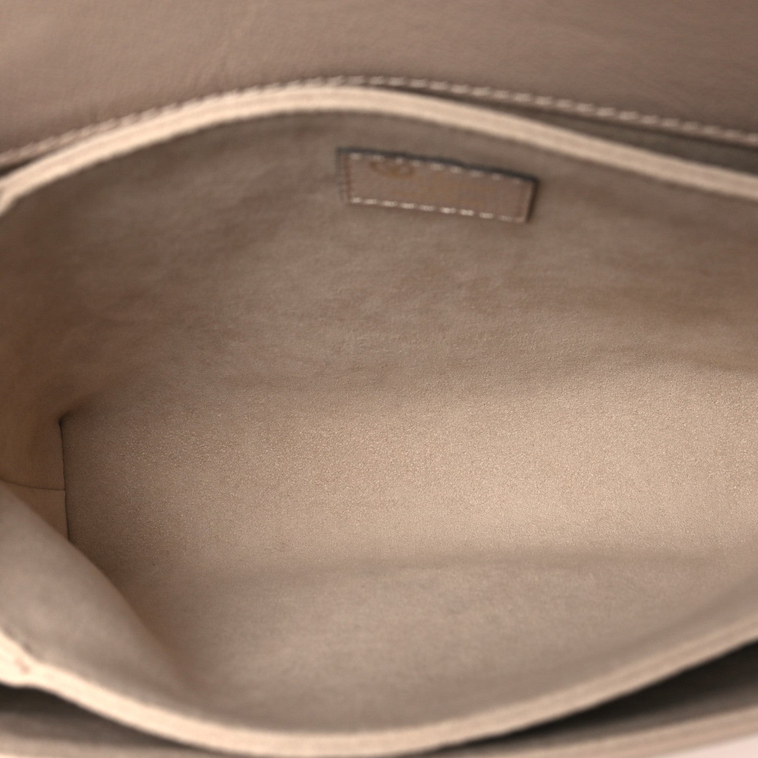 Grained Calfskin Lockme Oxford Greige