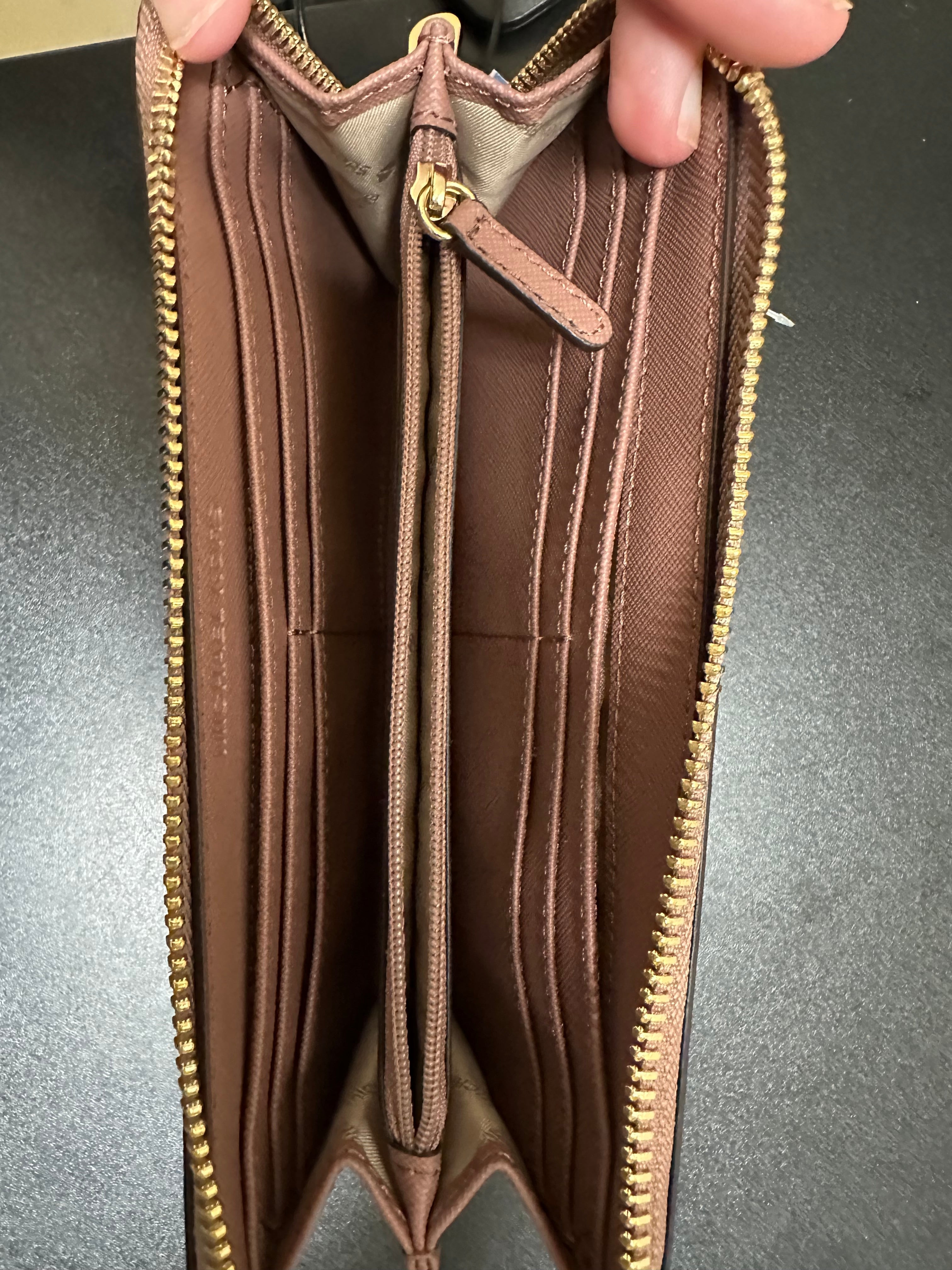 Wallet Designer By Michael Kors  Size: Medium
