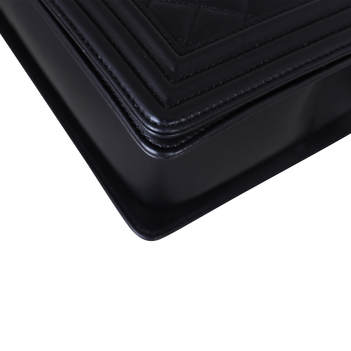 Chanel Boy Bag New Medium | Black 21 Series