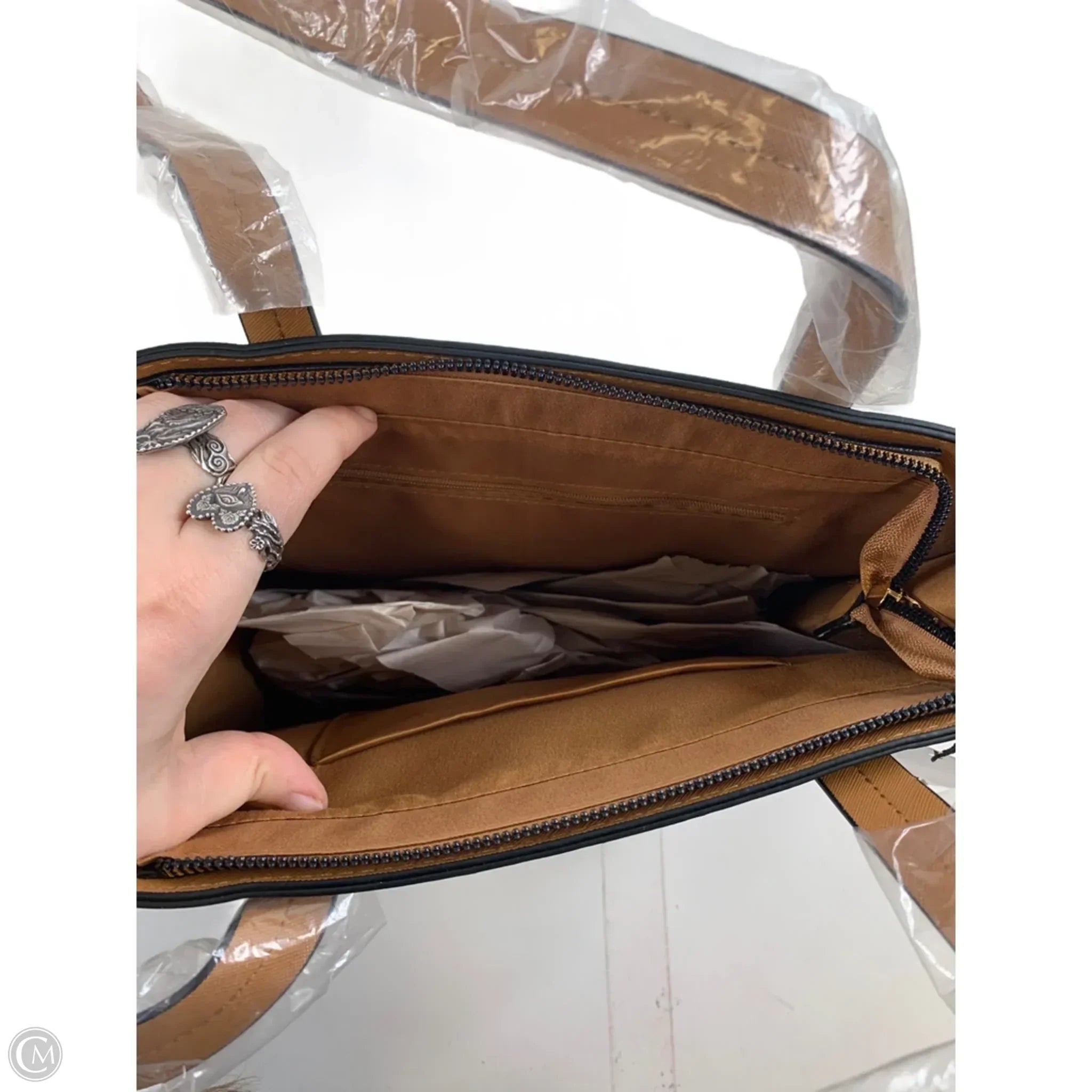 Handbag By Clothes Mentor, Size: Medium