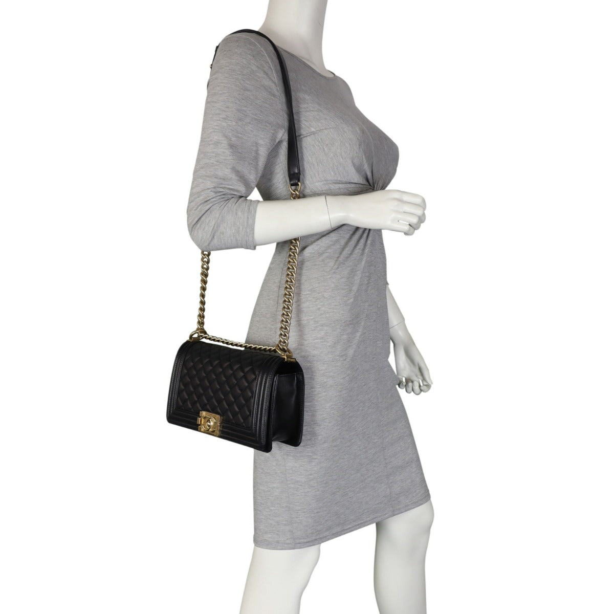 Chanel Boy Old Medium | 22 Series