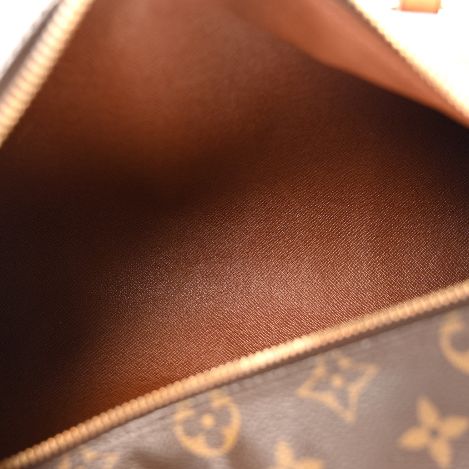 Monogram Papillon 26