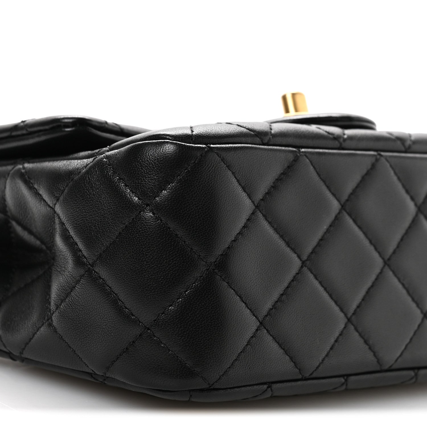 Lambskin Quilted Mini Pearl Crush Flap Black