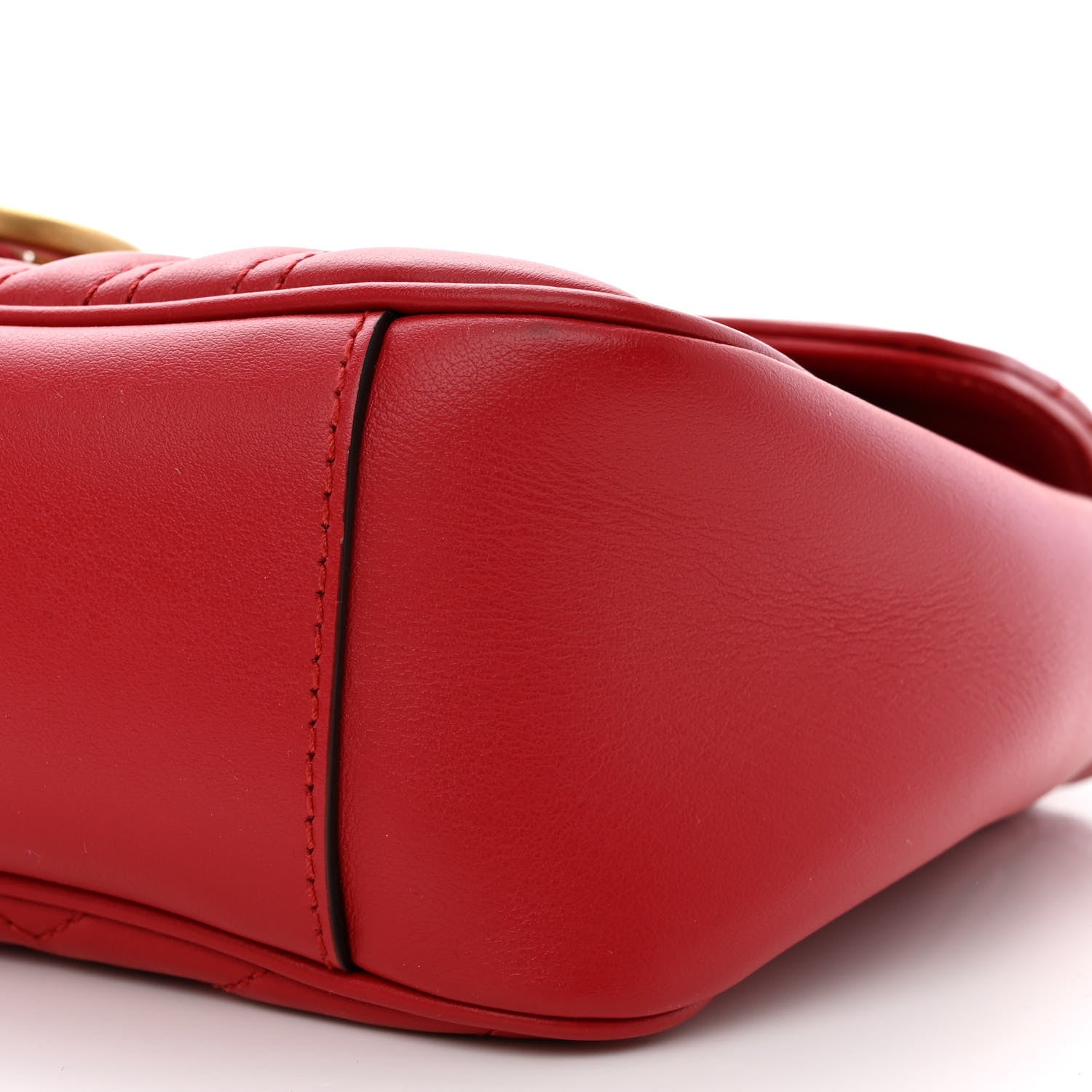 Calfskin Matelasse Small GG Marmont Shoulder Bag Hibiscus Red