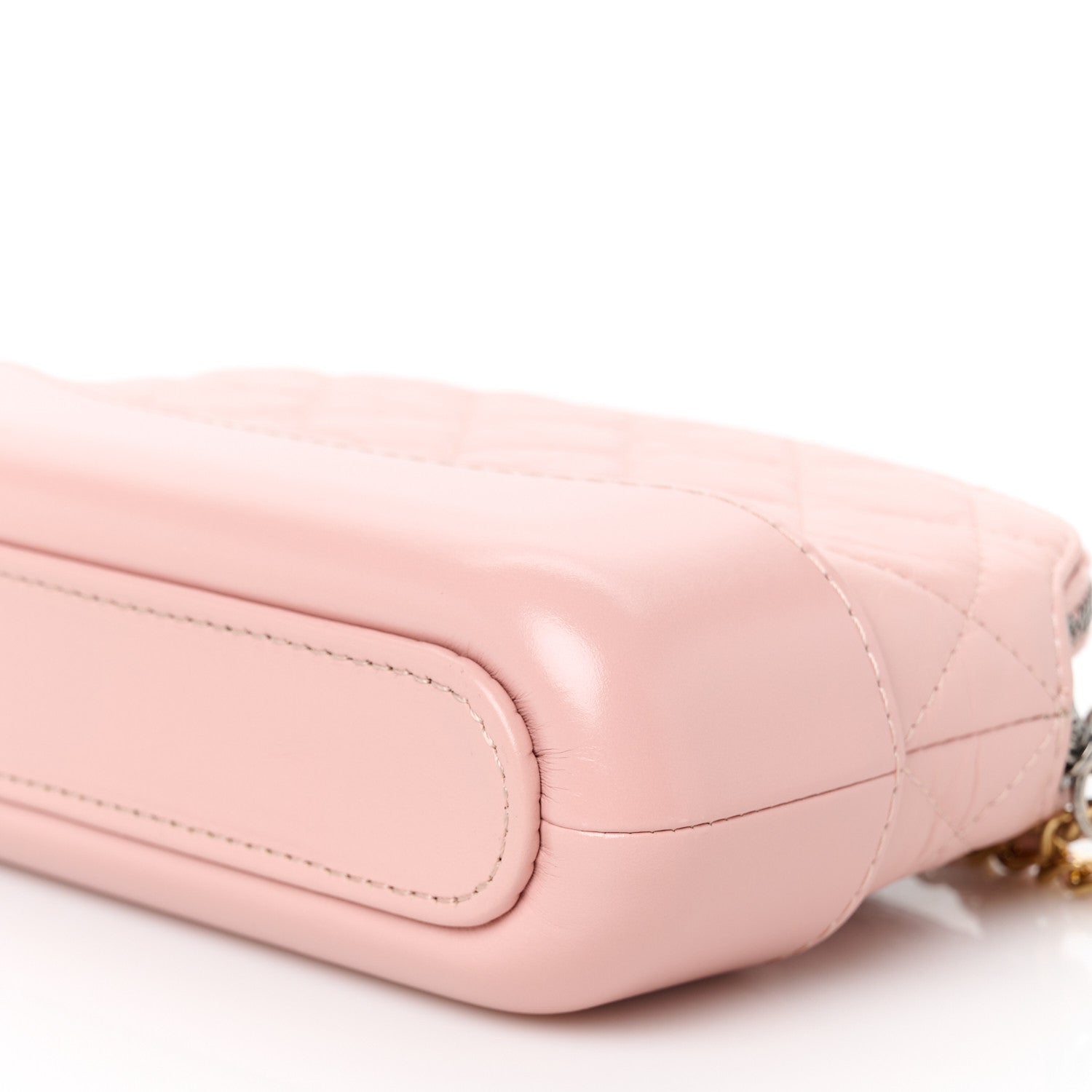 Aged Calfskin Quilted Small Gabrielle Clutch With Chain Light Pink
