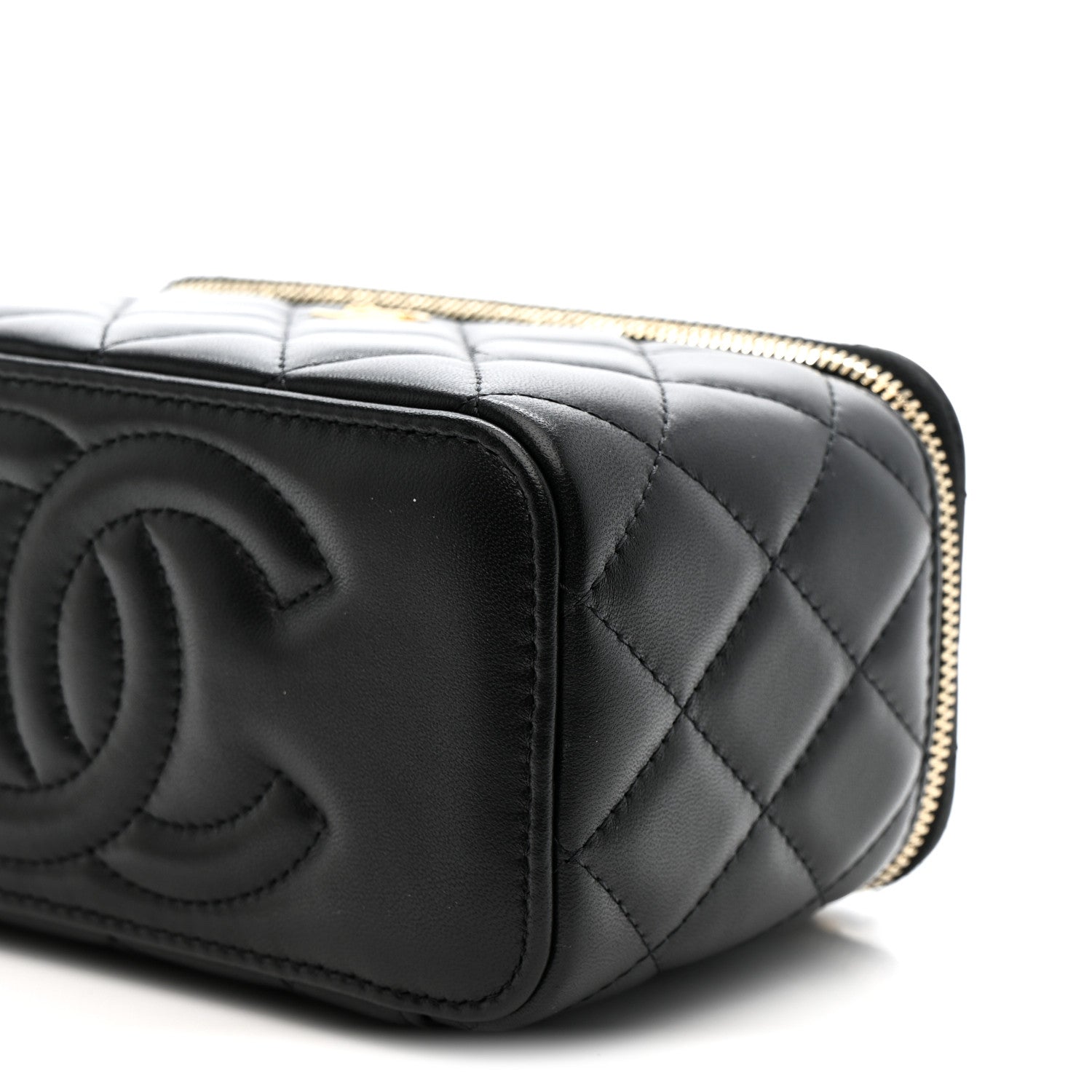 Lambskin Quilted Pearl Crush Small Vanity Case With Chain Black
