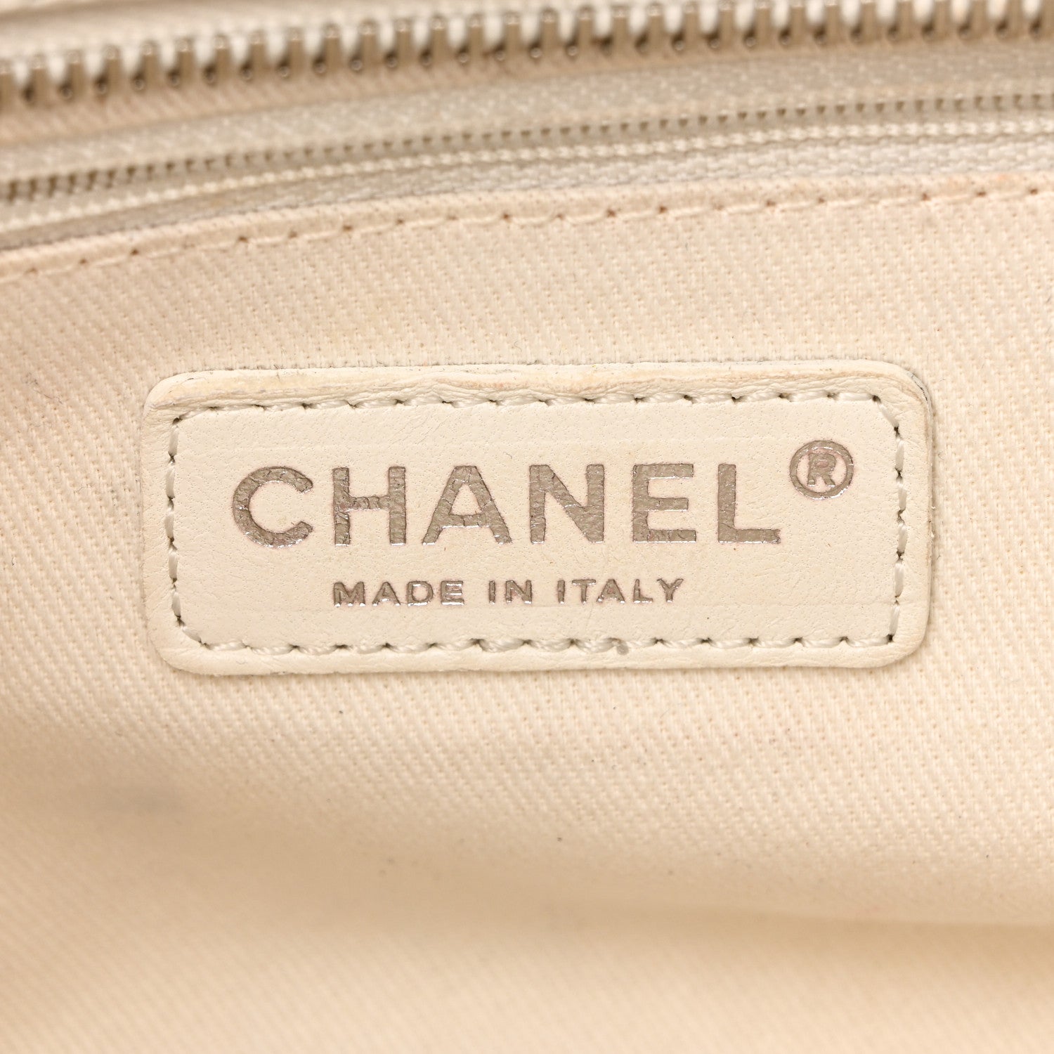 Caviar Quilted Petit Timeless Tote PTT White