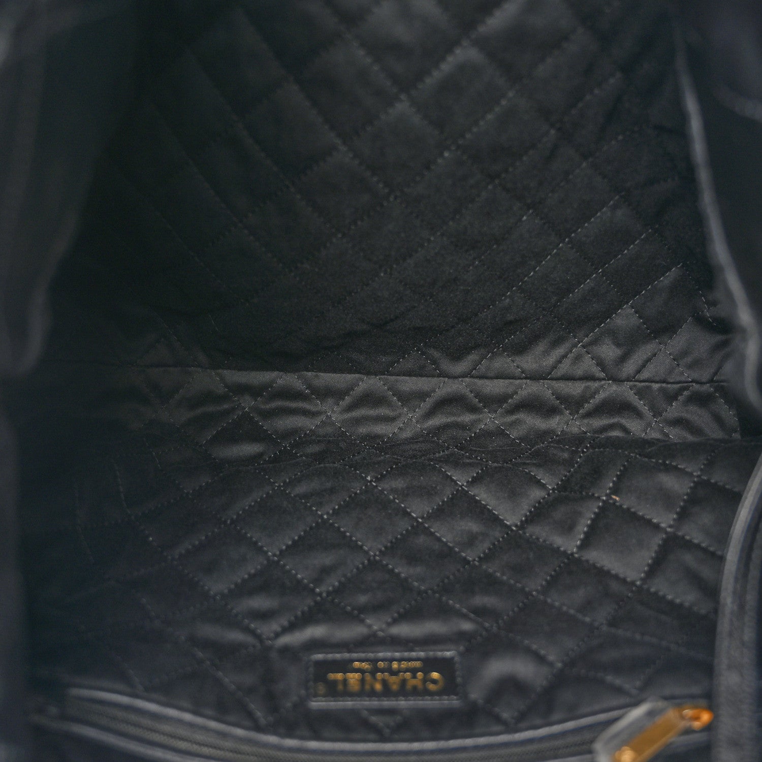 Shiny Calfskin Quilted Chanel 22 Black