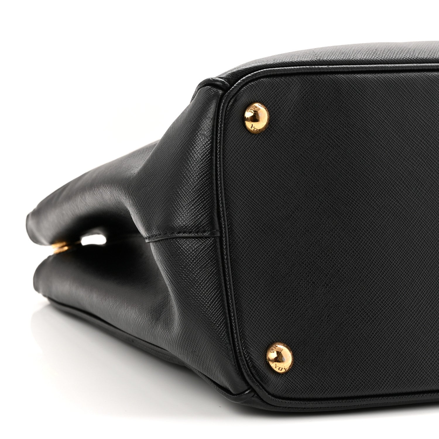 Saffiano Medium Galleria Double Zip Tote Black