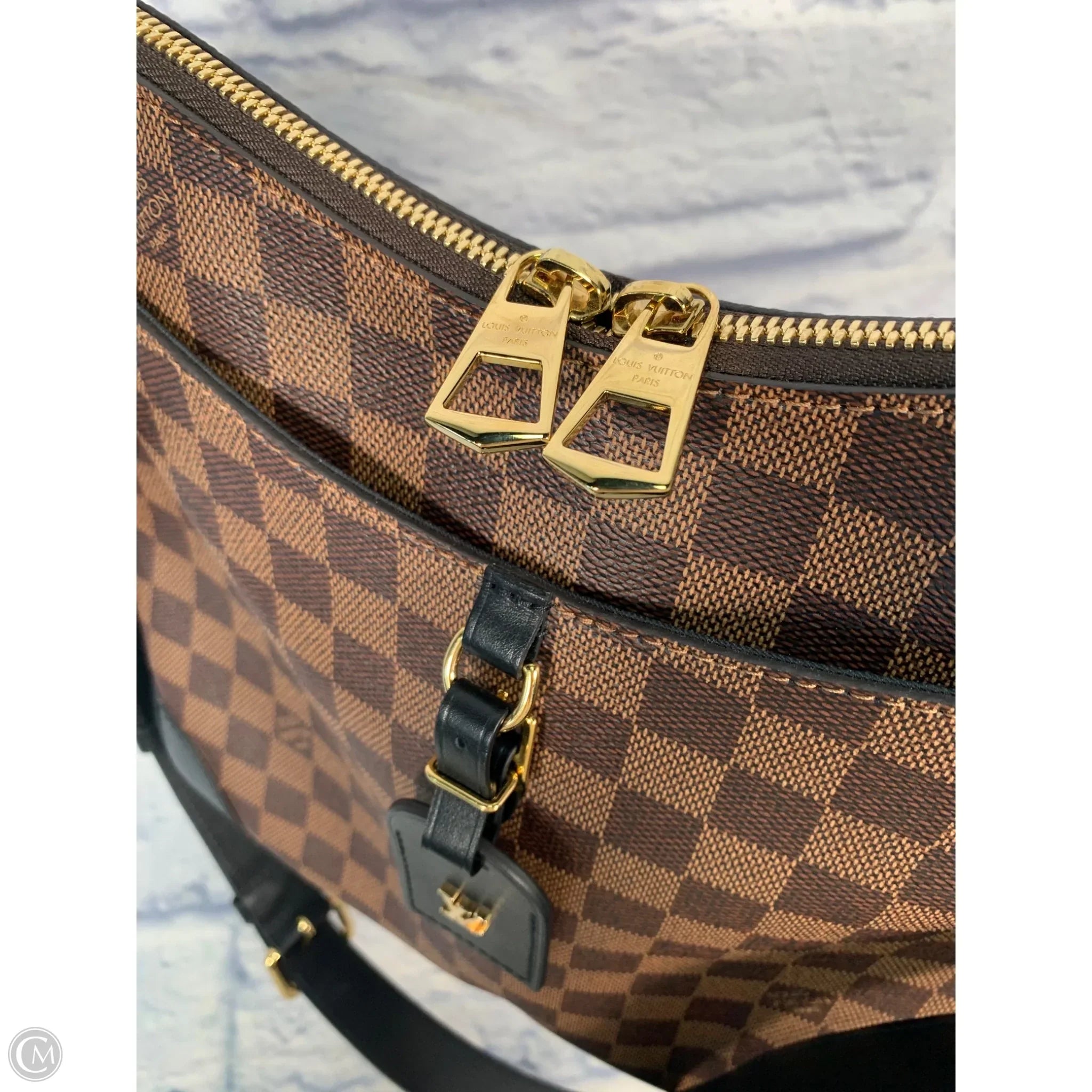 Handbag Luxury Designer By Louis Vuitton, Size: Medium