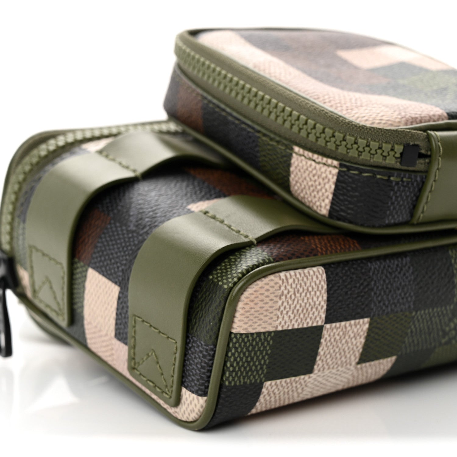 Damoflage LV Trail Wearable Wallet Green