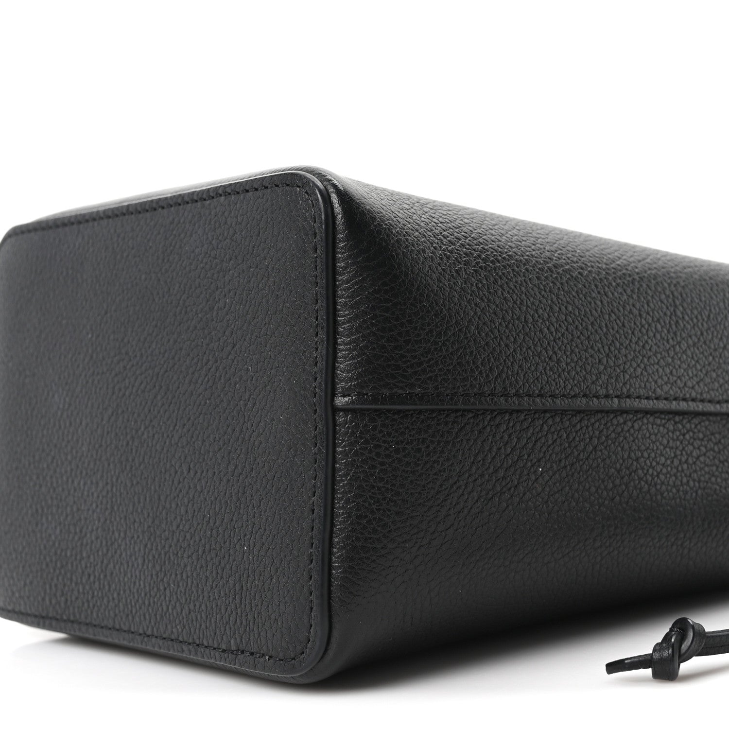 Calfskin Nano Lockme Bucket Black