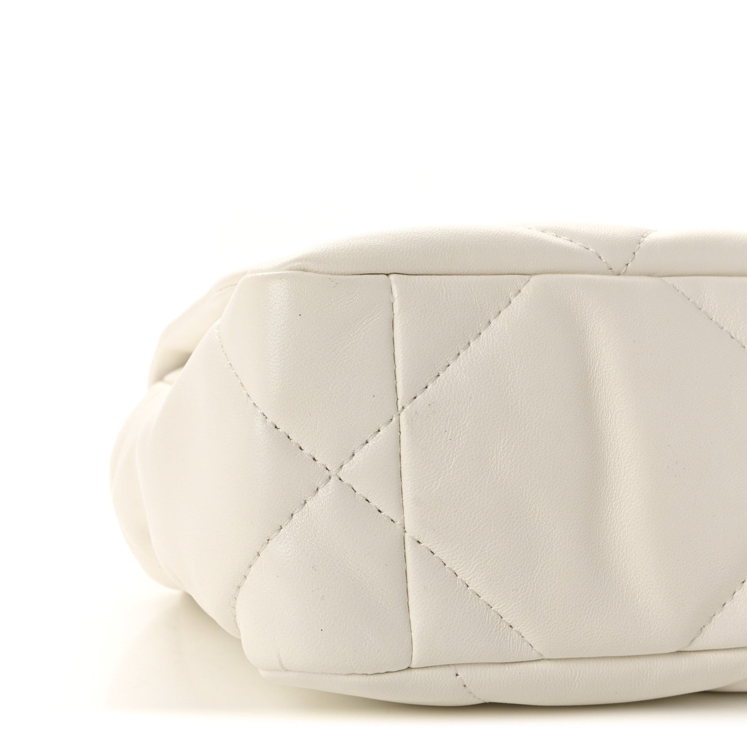 Lambskin Quilted Medium Chanel 19 Flap White