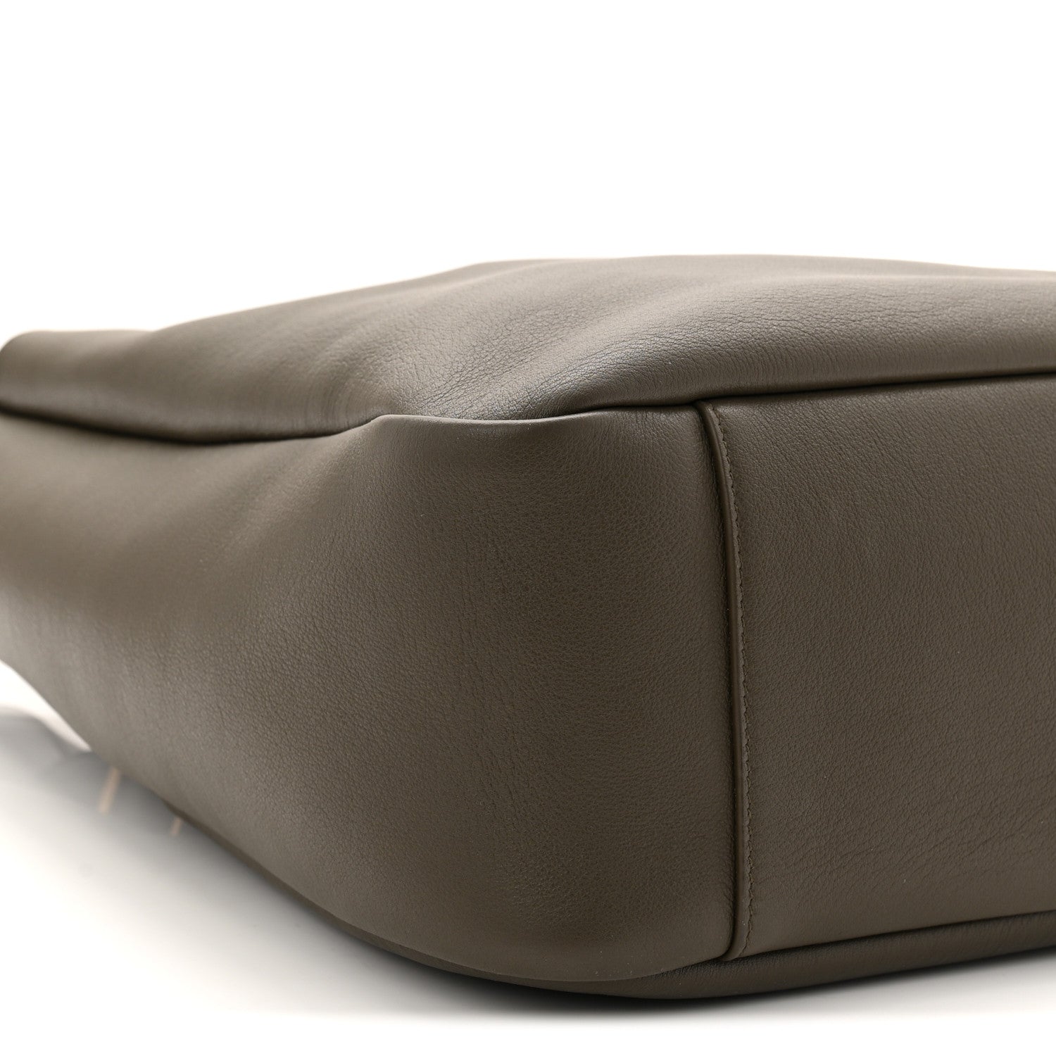 Smooth Calfskin Large Le 5 A 7 Soft Hobo Light Musk
