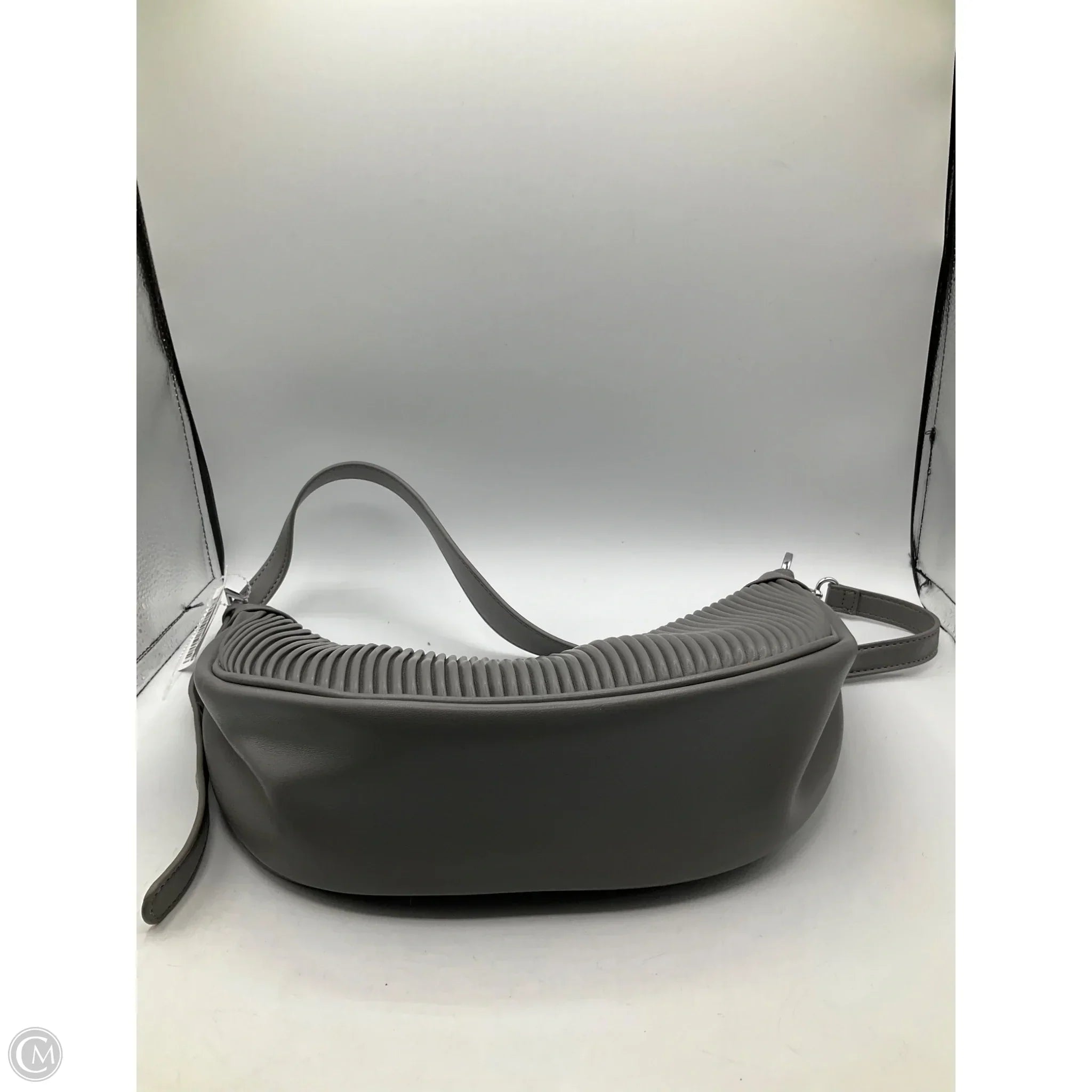 Crossbody By Cmc, Size: Medium