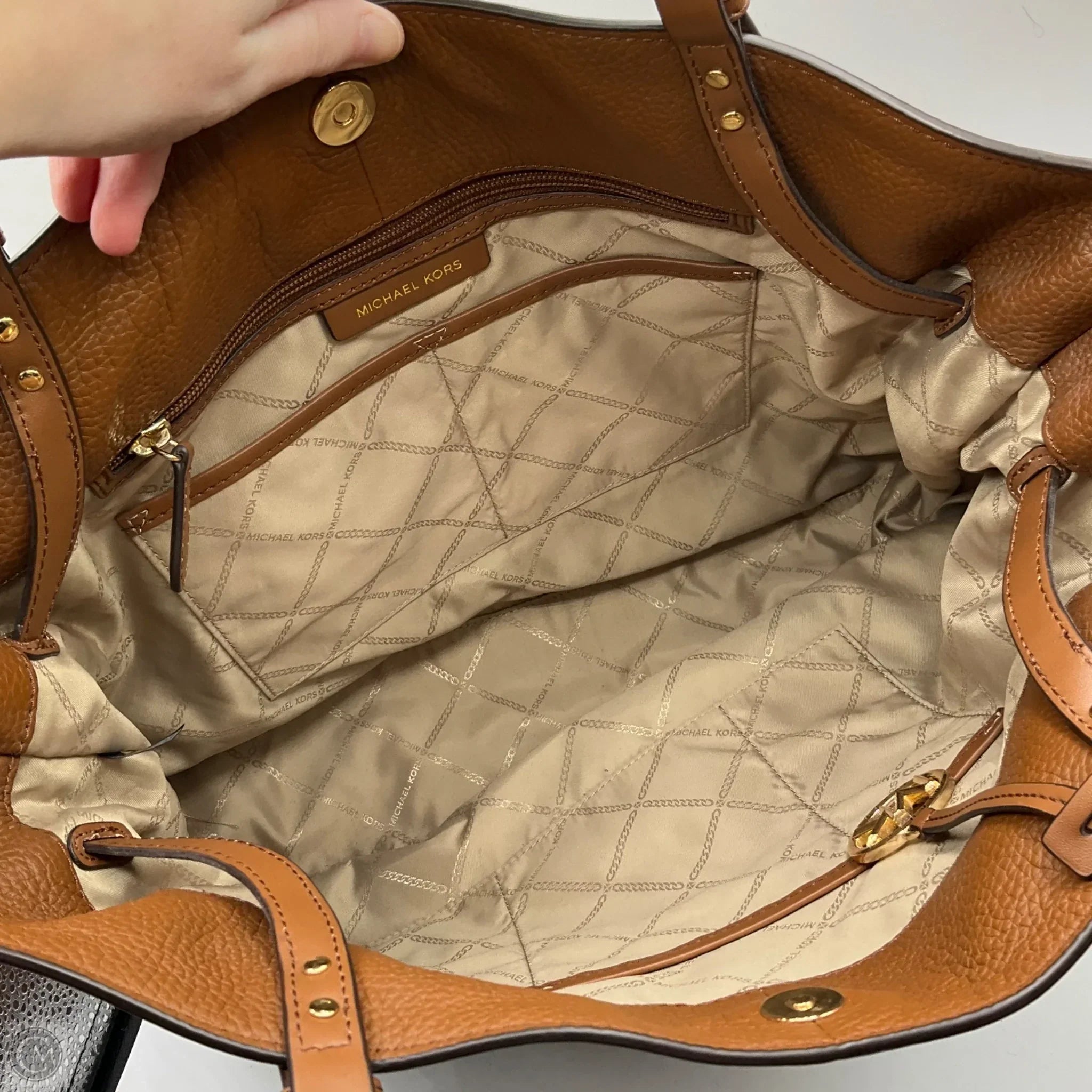 Handbag Designer By Michael Kors, Size: Medium