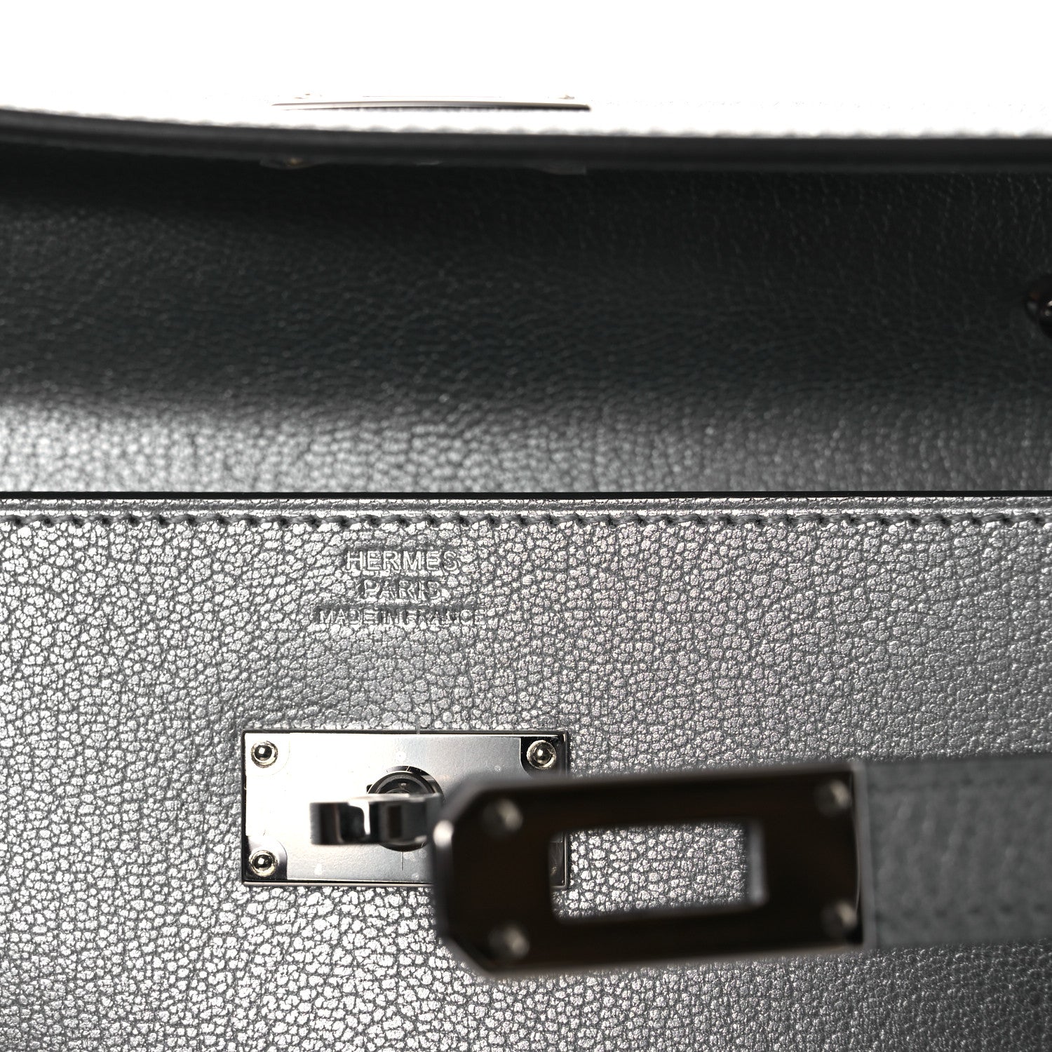 Metallic Chevre Chamkilight Kelly Wallet To Go Argent