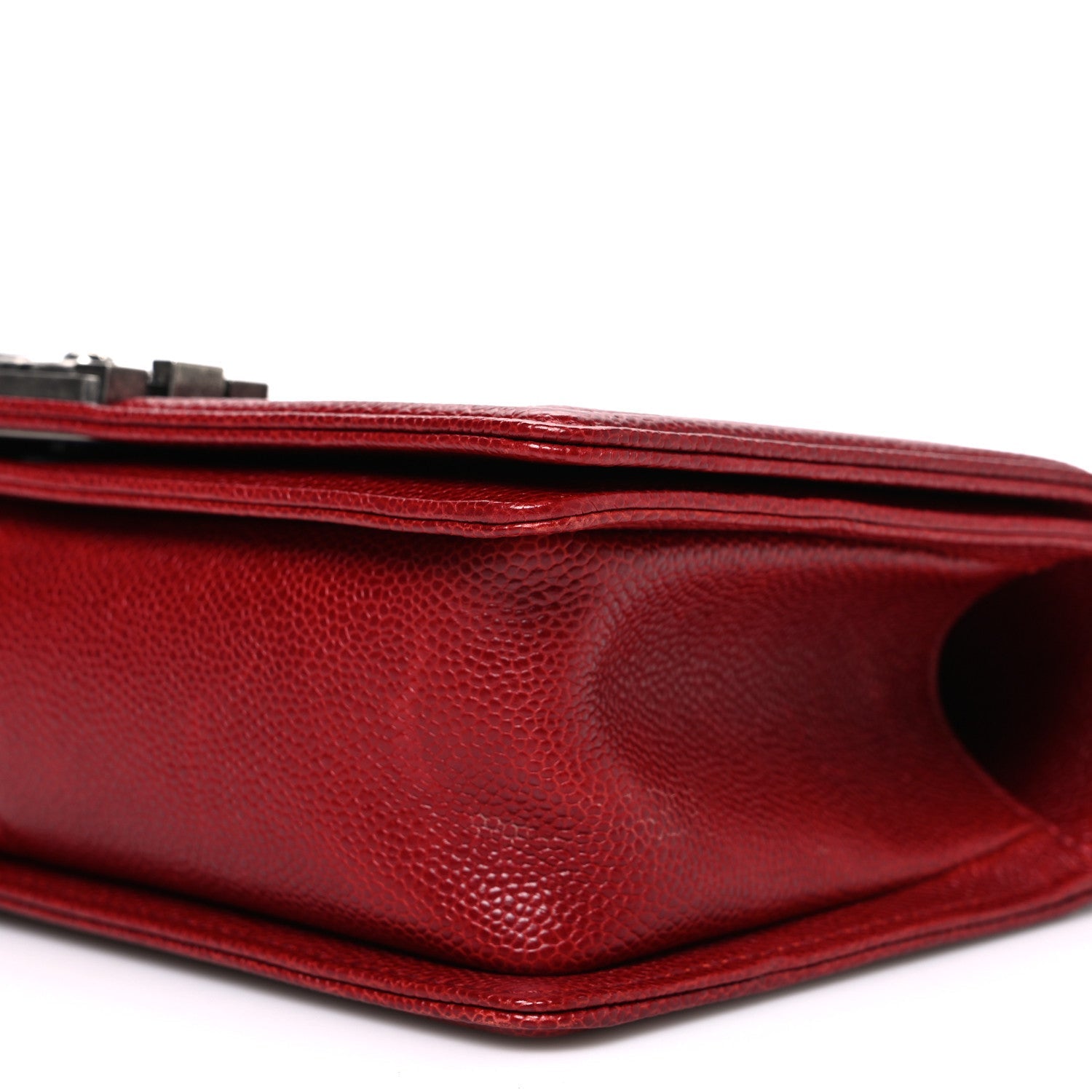 Caviar Quilted Medium Boy Flap Red