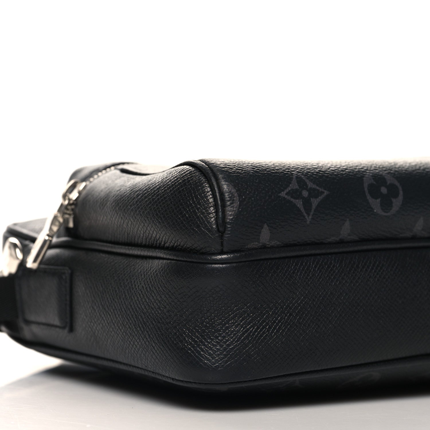 Taiga Monogram Eclipse Outdoor Messenger Black