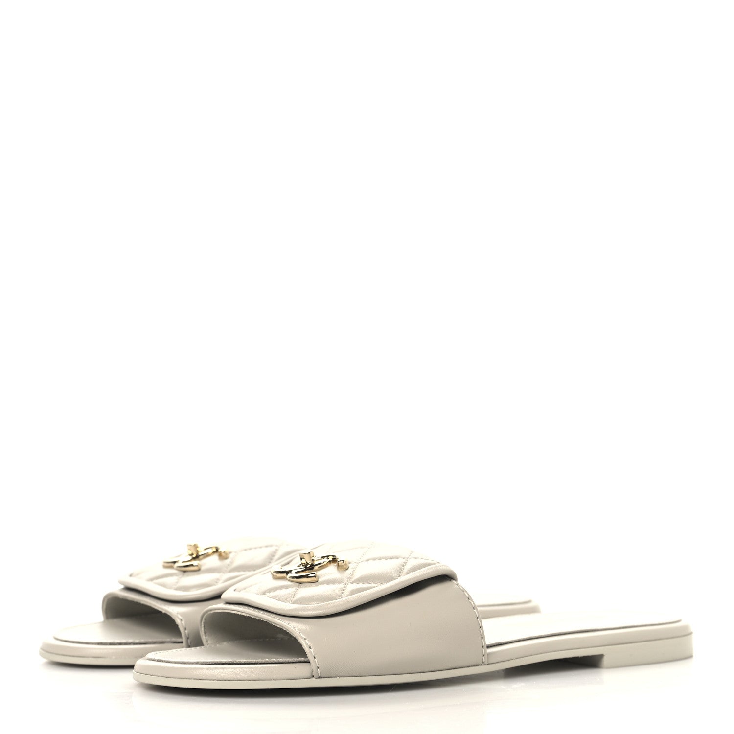 Lambskin Quilted Turnlock Flat Mules 39 Light Grey