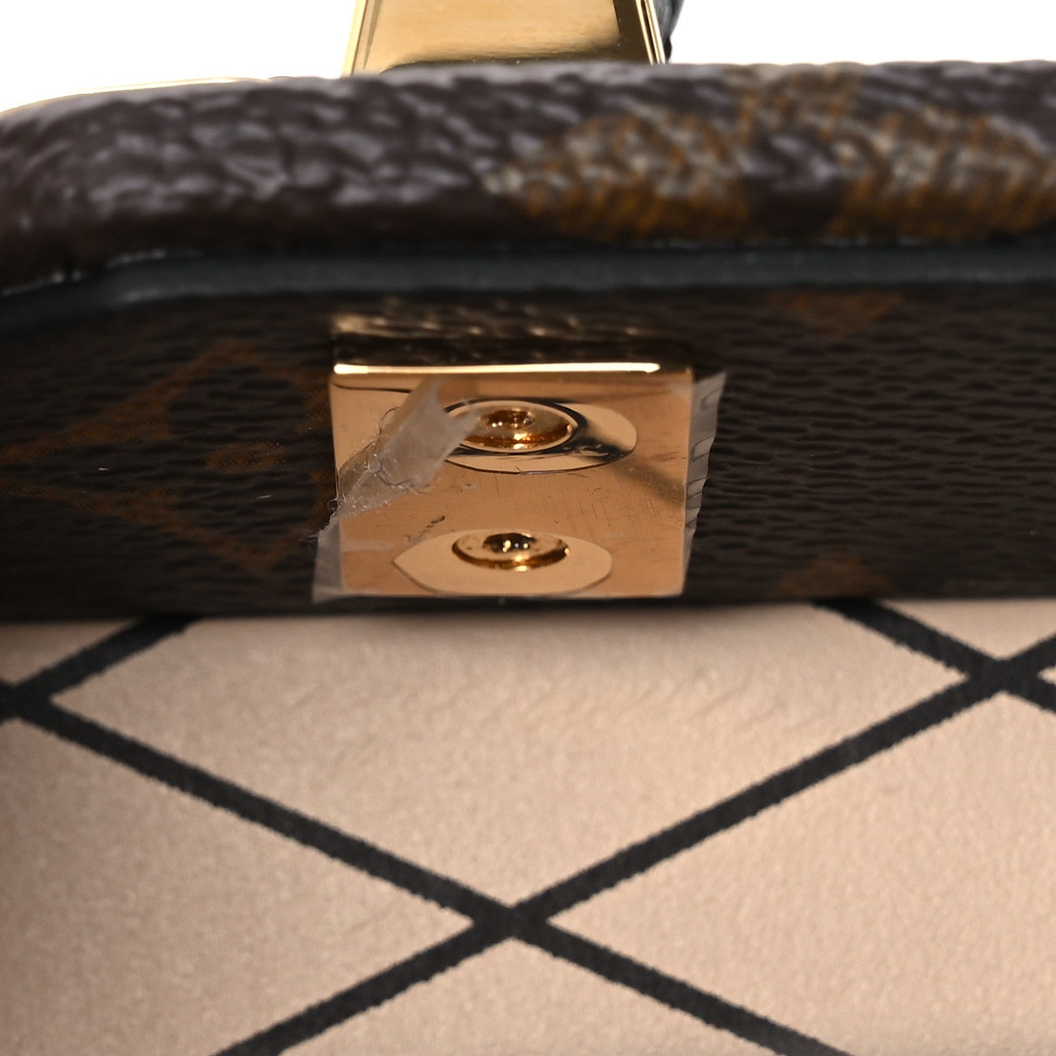 Monogram Petite Malle V Black