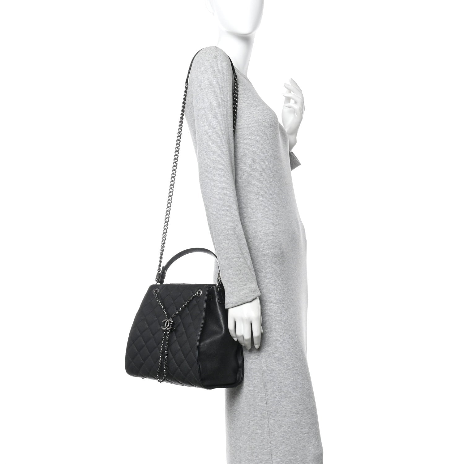 Caviar Quilted Medium CC Bucket Bag Black