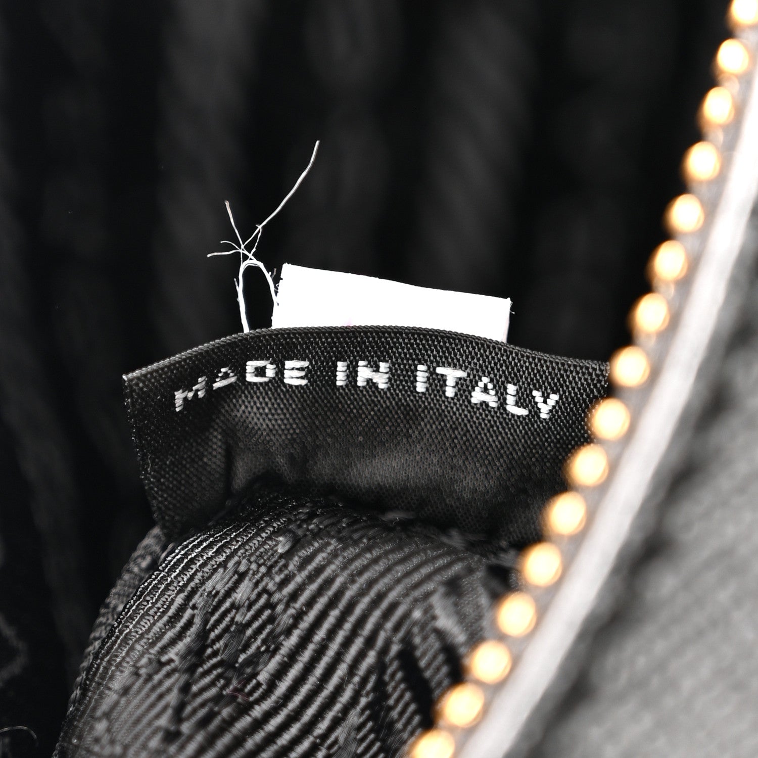 Saffiano Lux Re-Edition 2005 Shoulder Bag Black