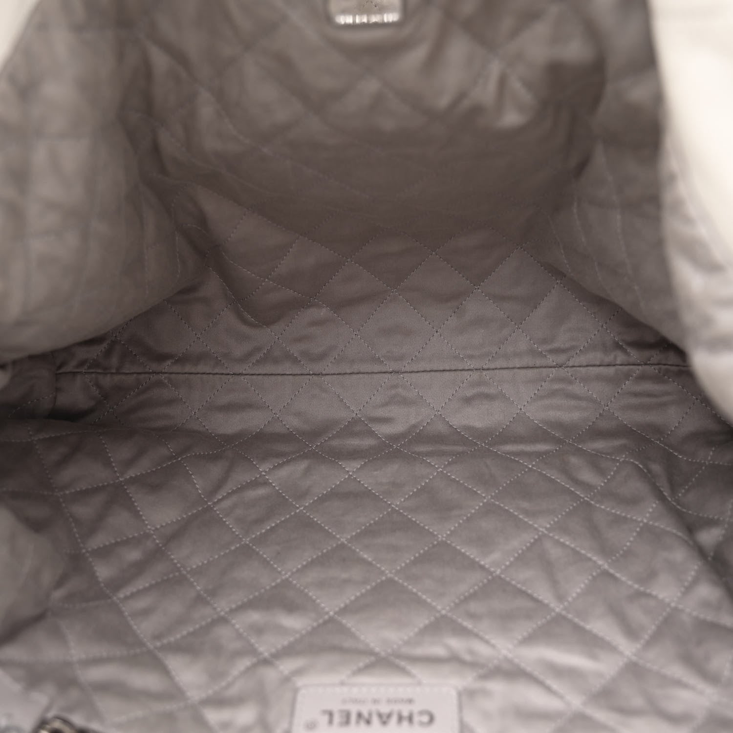 Metallic Shaded Calfskin Quilted Chanel 22 White Silver
