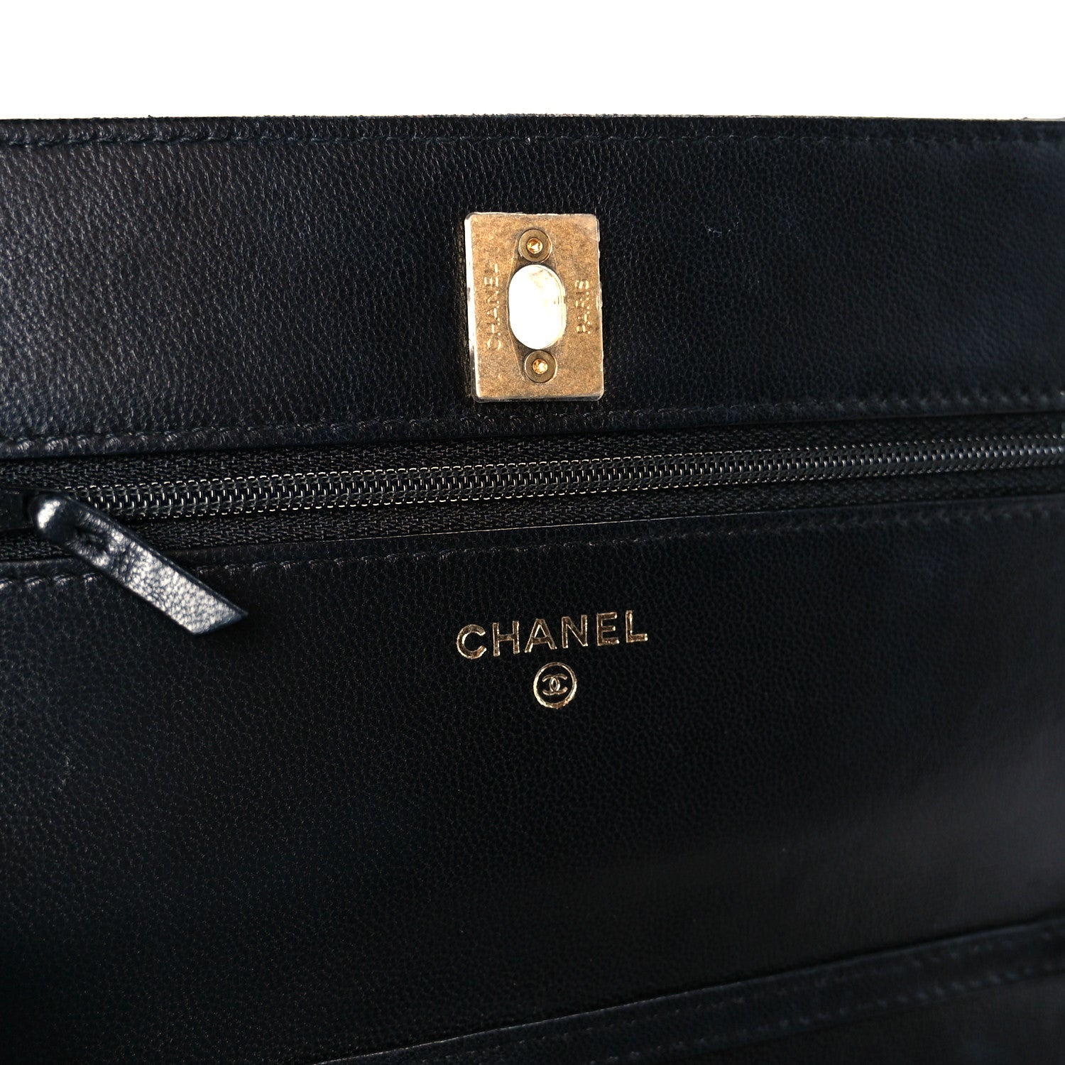 Lambskin Quilted CC Pearl Crush Wallet on Chain WOC Black