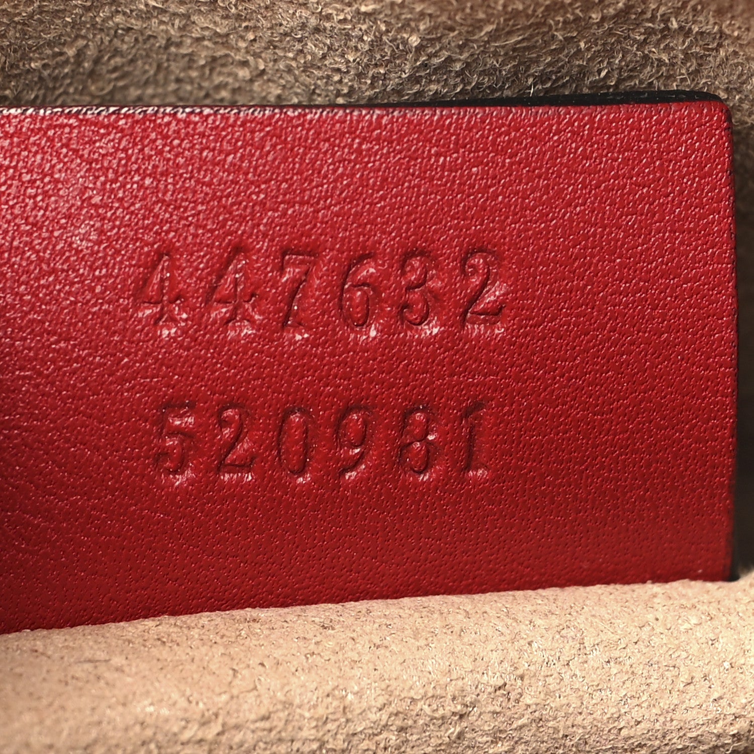 Calfskin Matelasse Small GG Marmont Chain Shoulder Bag Hibiscus Red