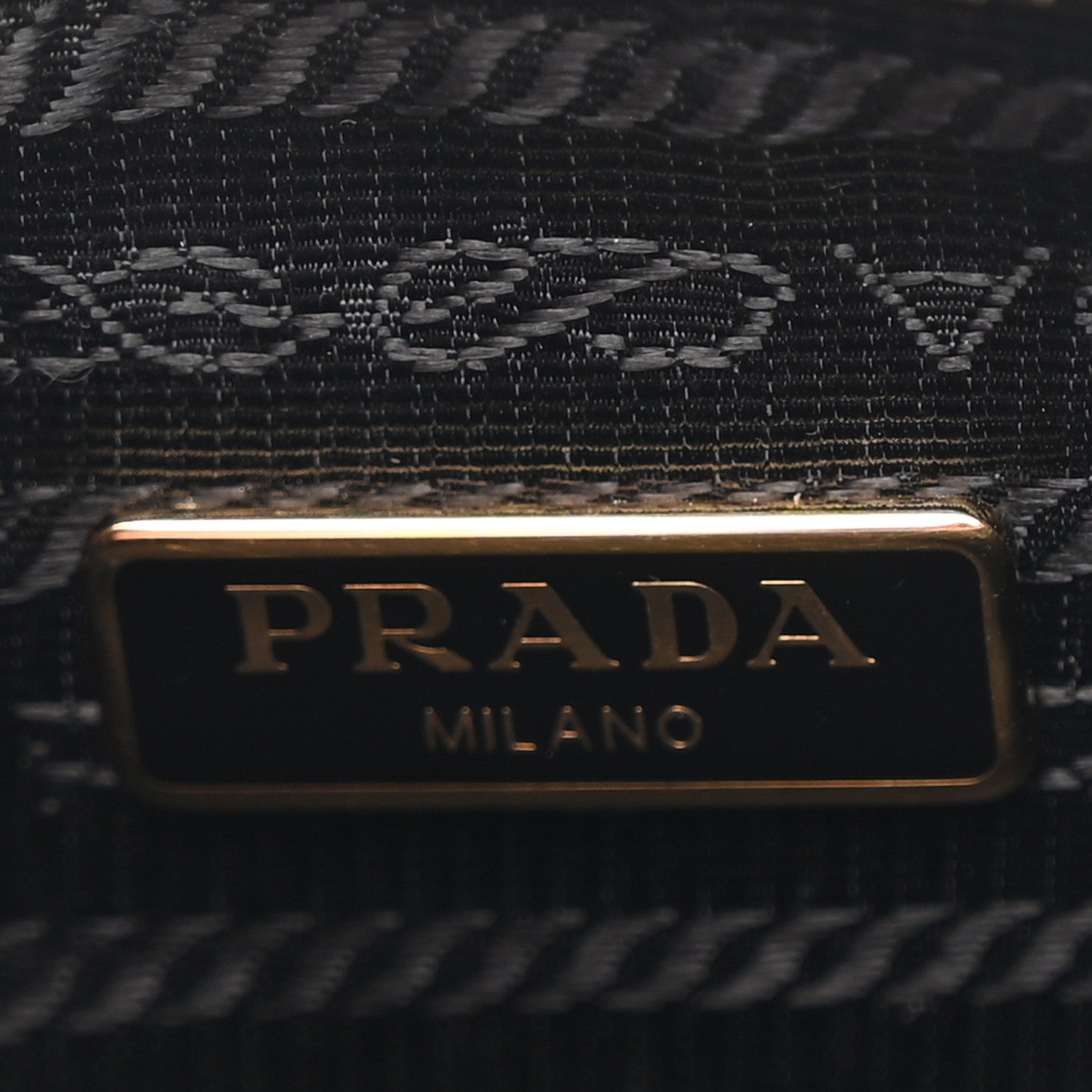 Saffiano Lux Re-Edition 2005 Shoulder Bag Black